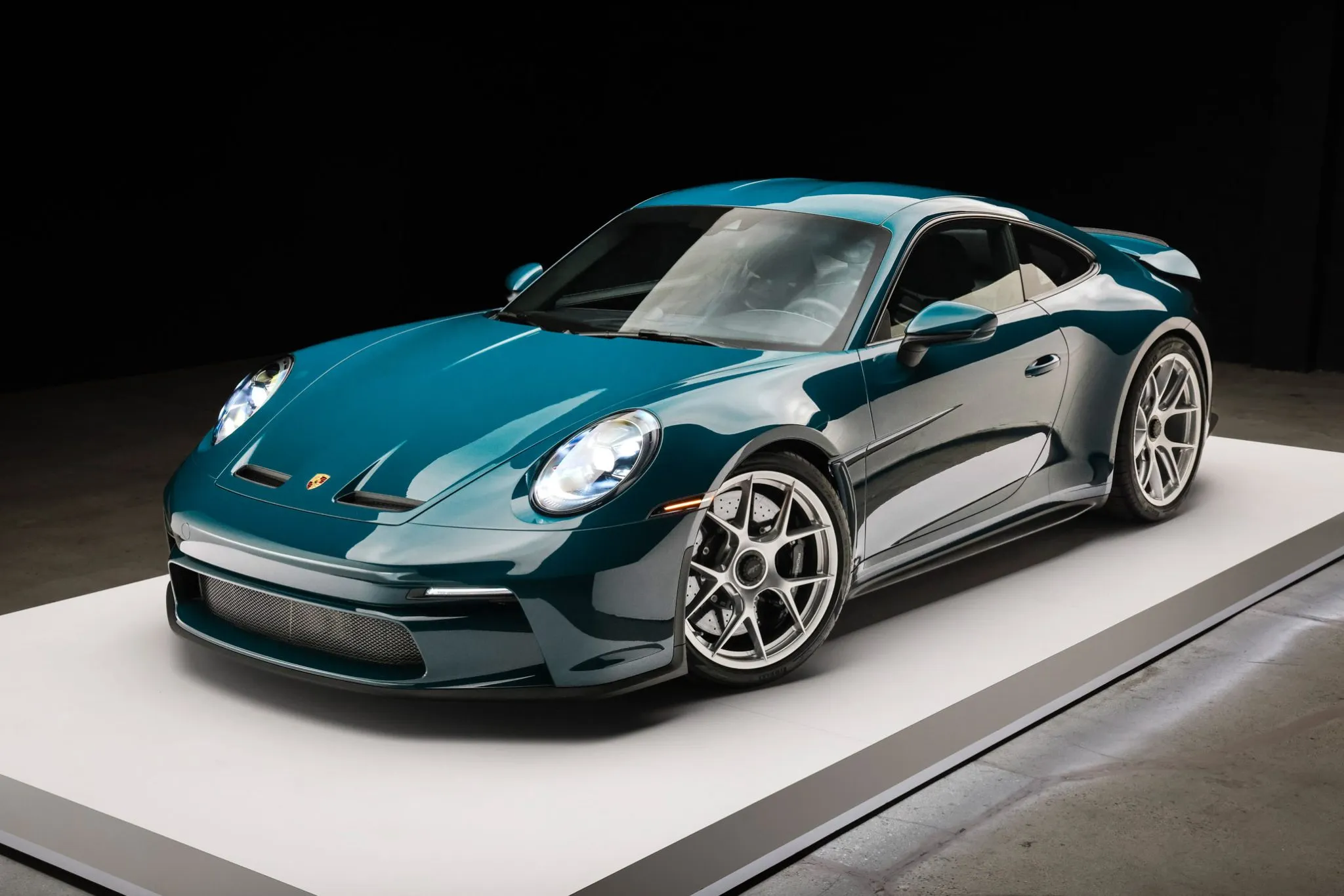 2024 Porsche 911 S/T in Fjord Green