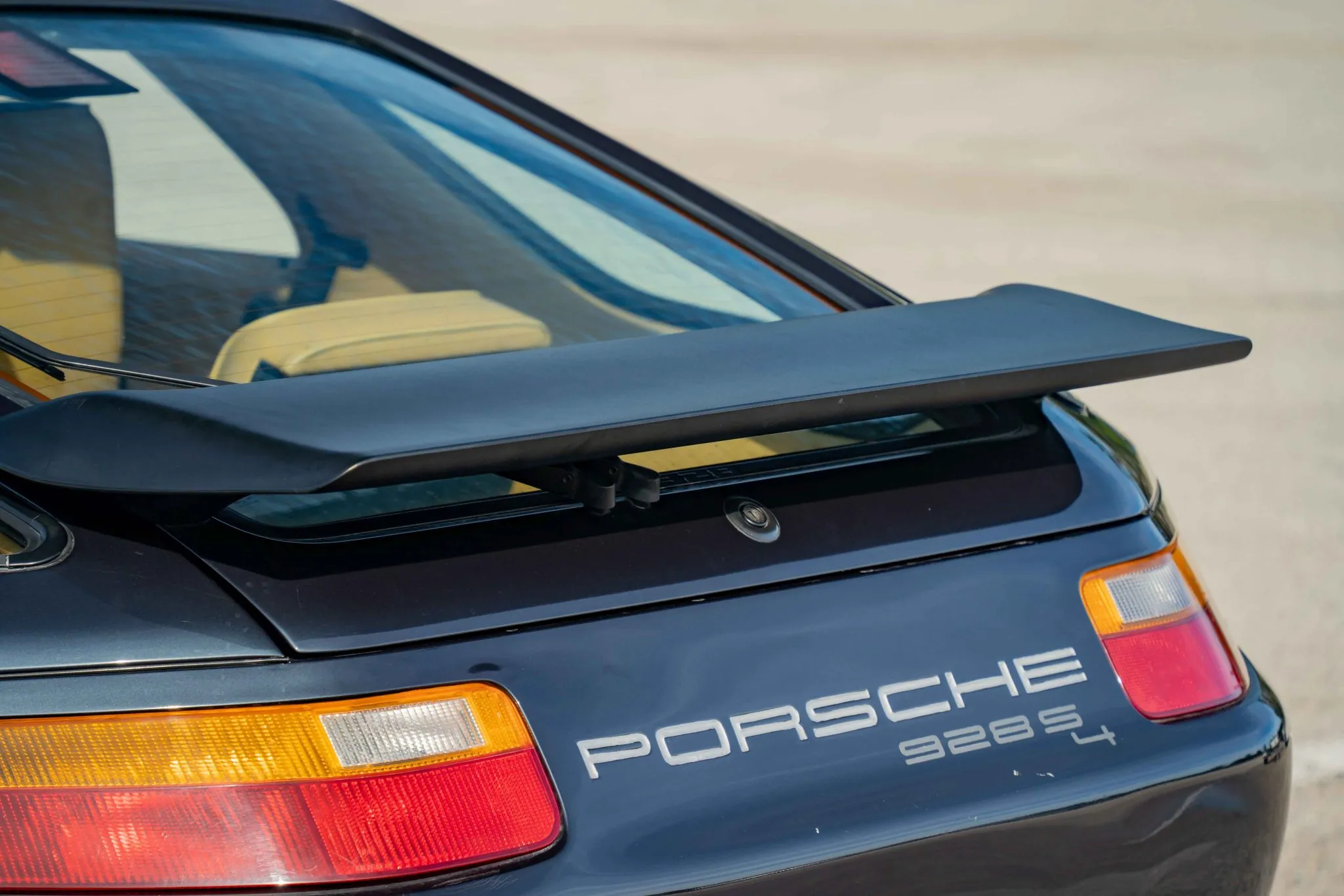 1987 Porsche 928 S4 in Marine Blue Metallic