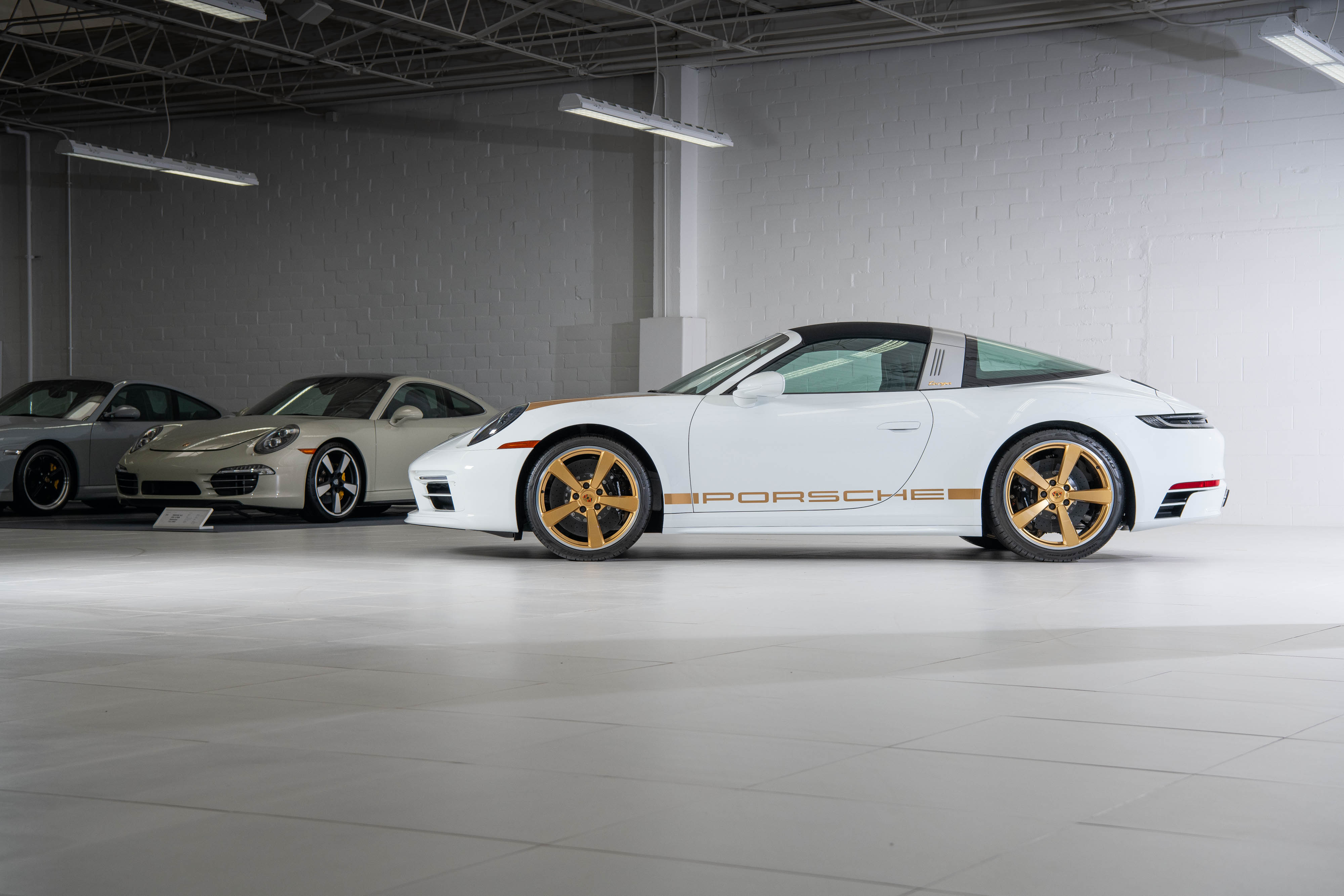 2021 Porsche 911 Targa 4S Heritage Design Edition in Pure White