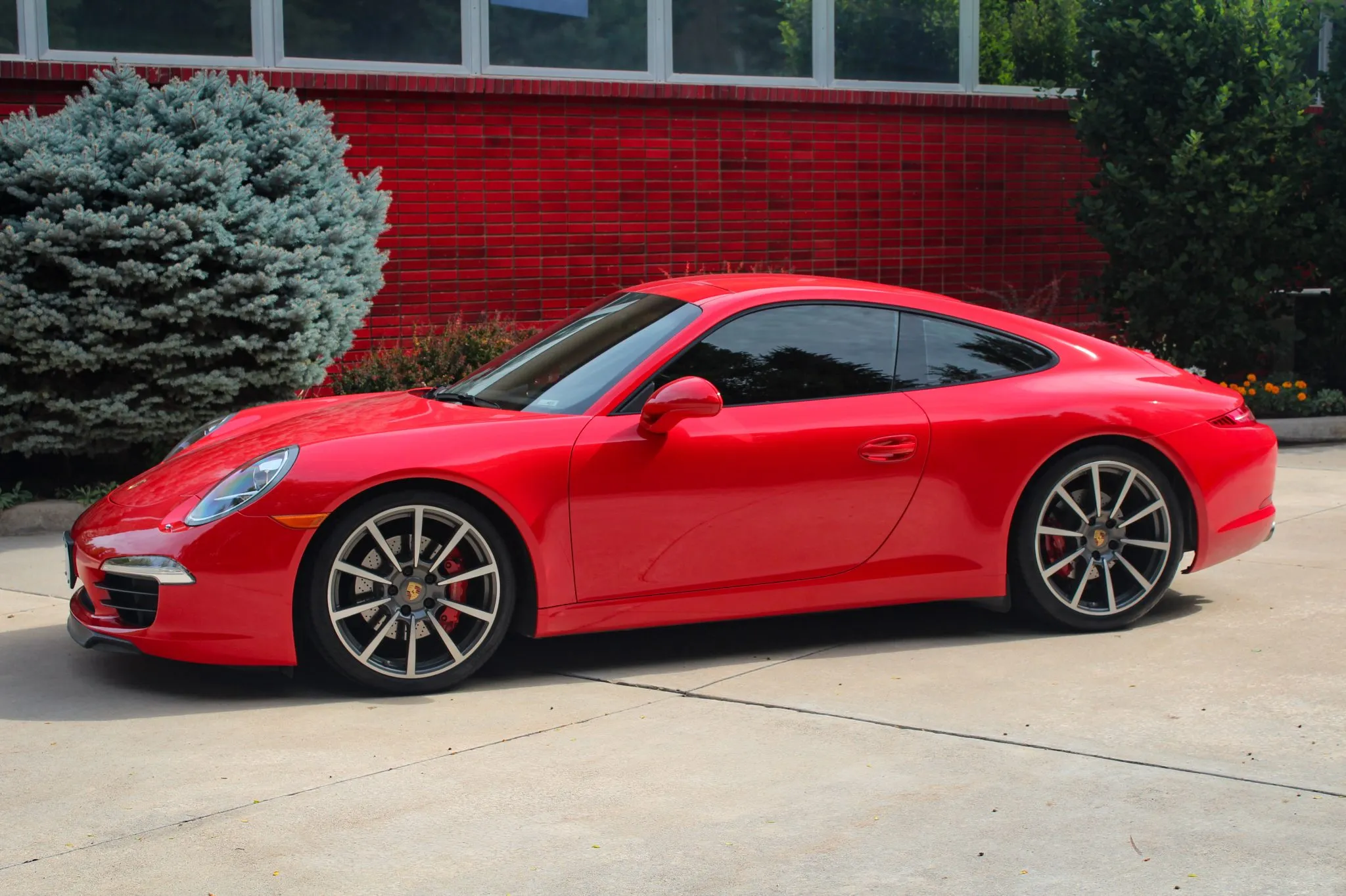 2015 Porsche 911 Carrera S Coupe in Guards Red