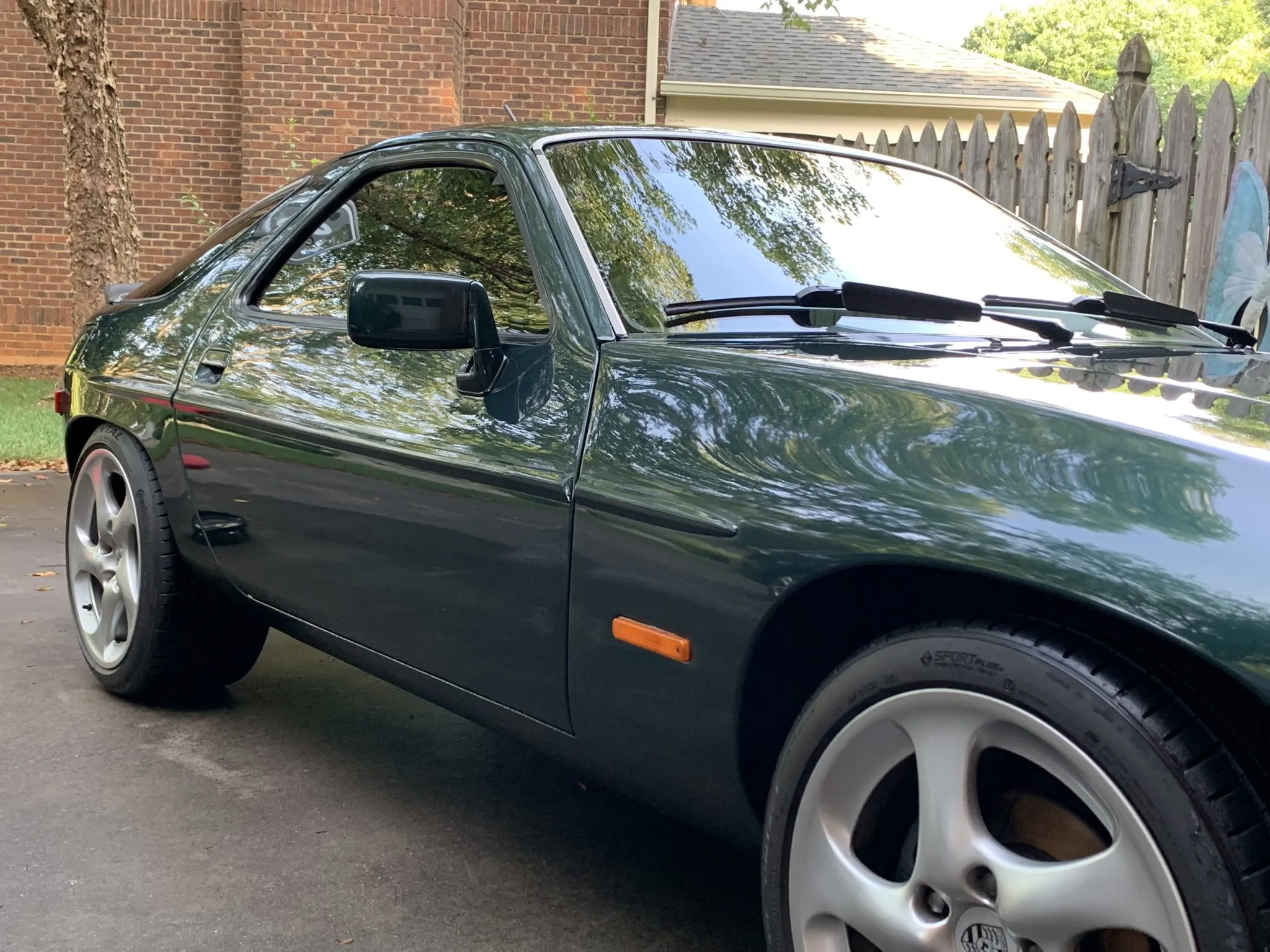 1982 Porsche 928S in Metallic Dark Green