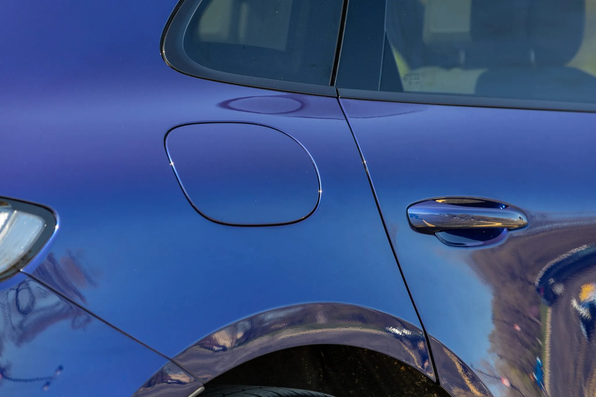 2022 Porsche Macan GTS in Gentian Blue Metallic