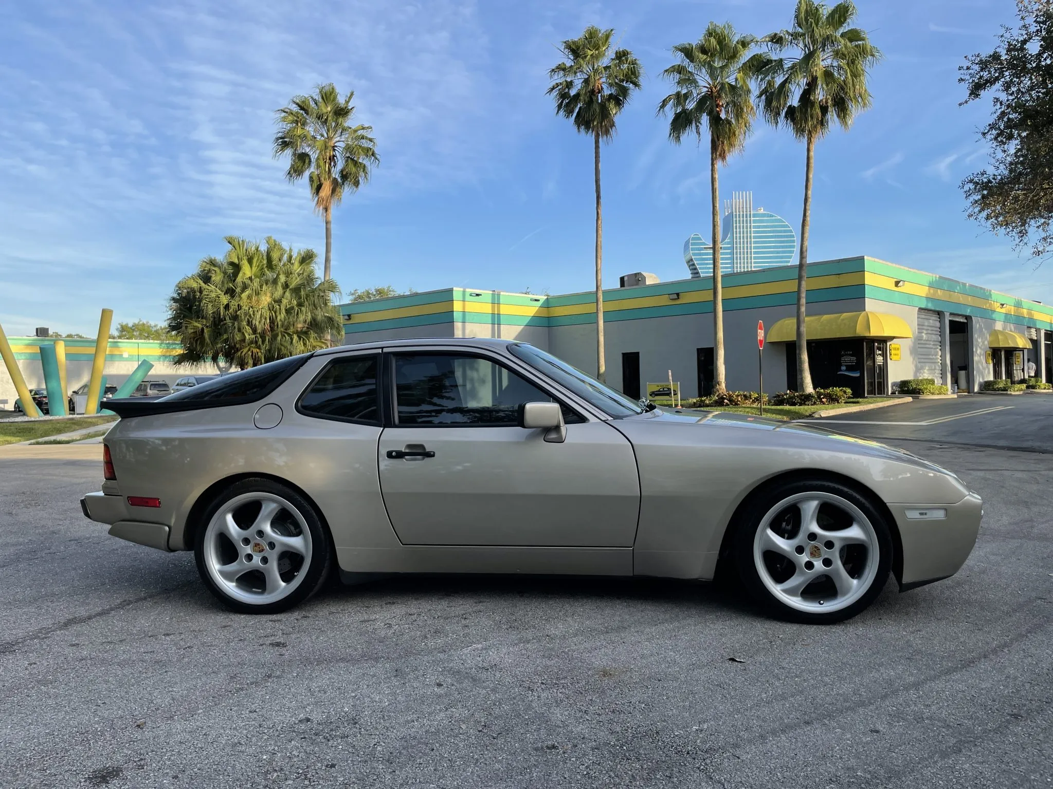 1989 Porsche 944 Turbo in Linen Metallic