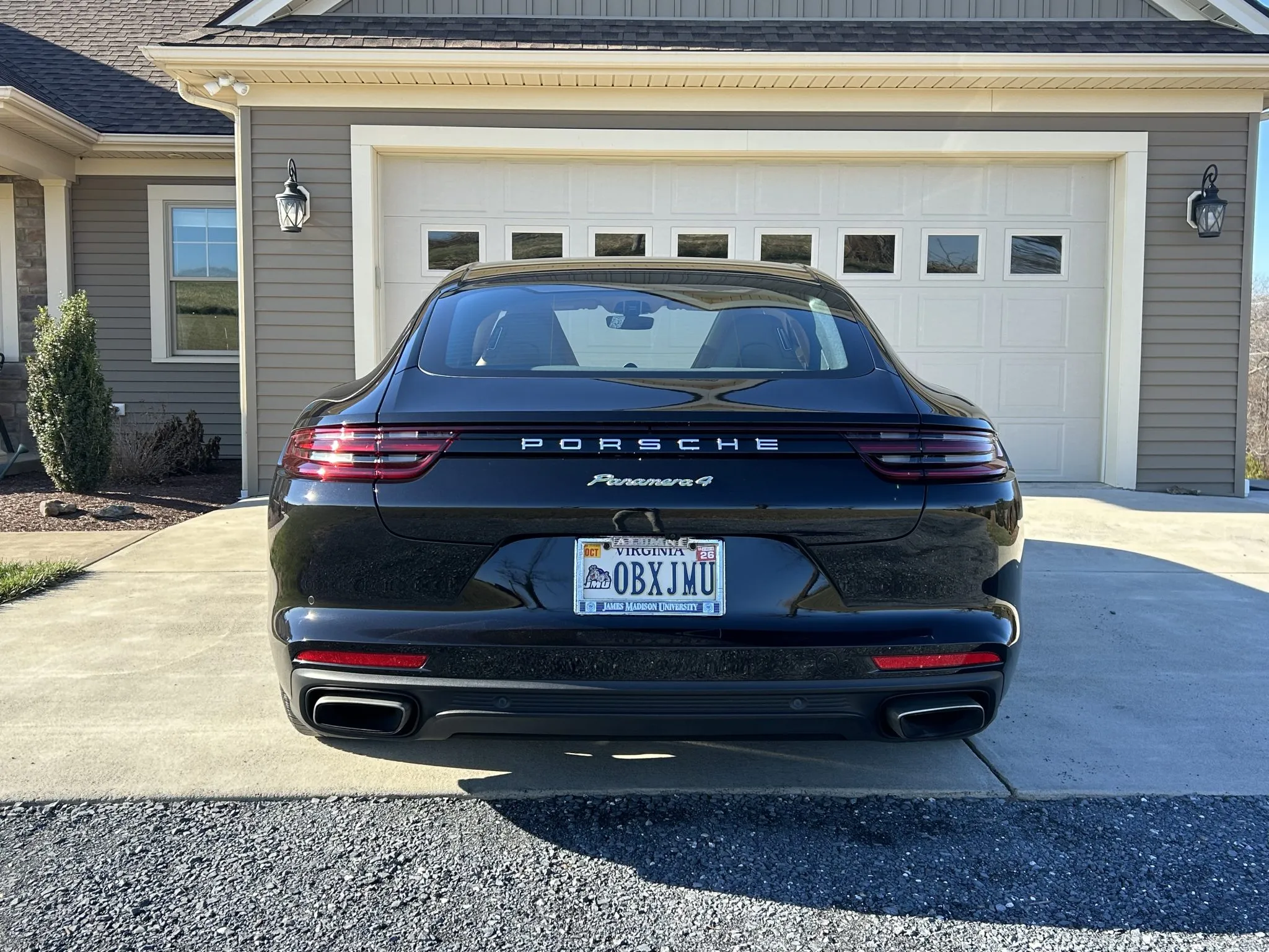 2018 Porsche Panamera 4 E-Hybrid in Jet Black Metallic