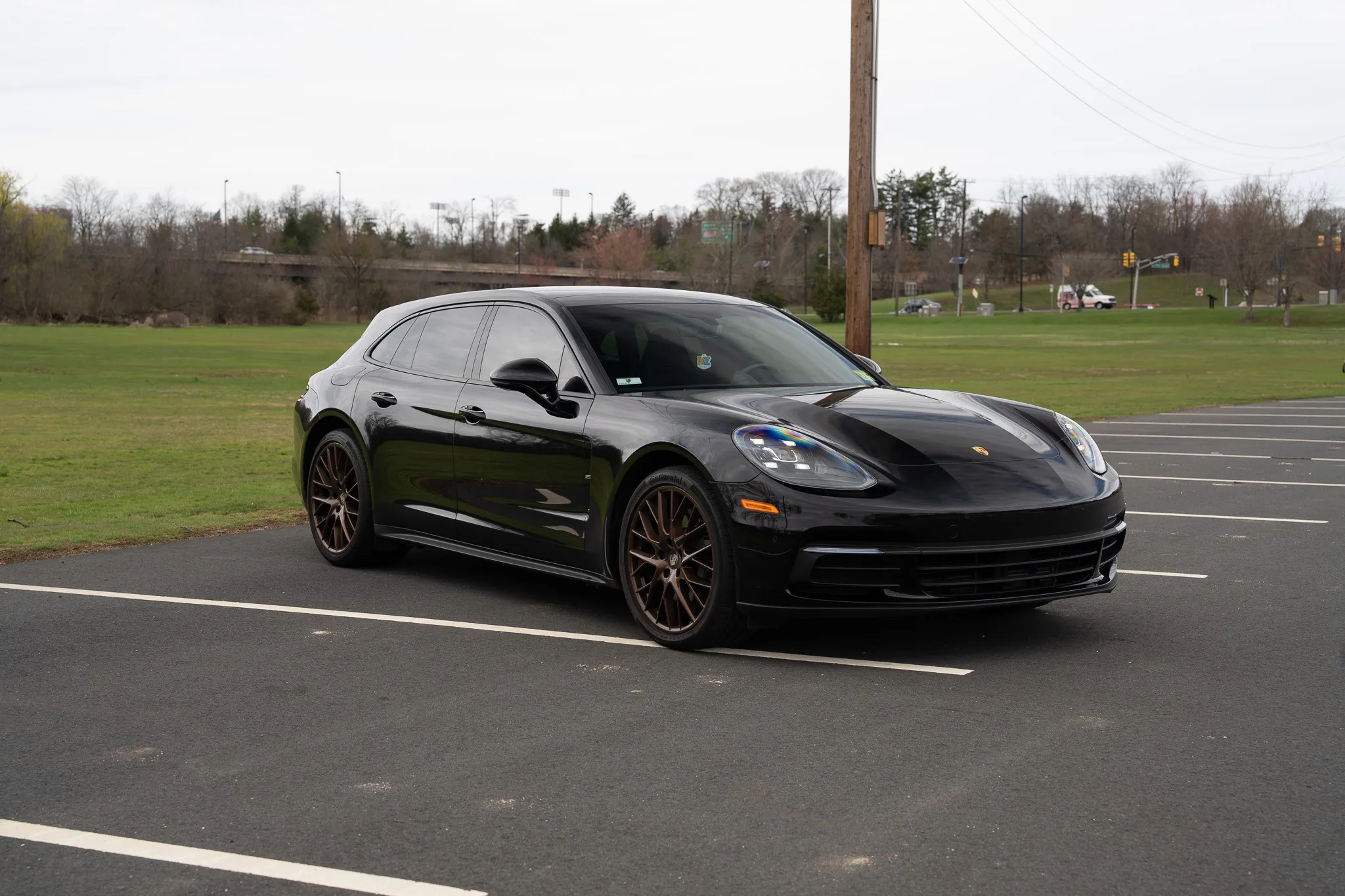2018 Porsche Panamera 4 Sport Turismo in Black