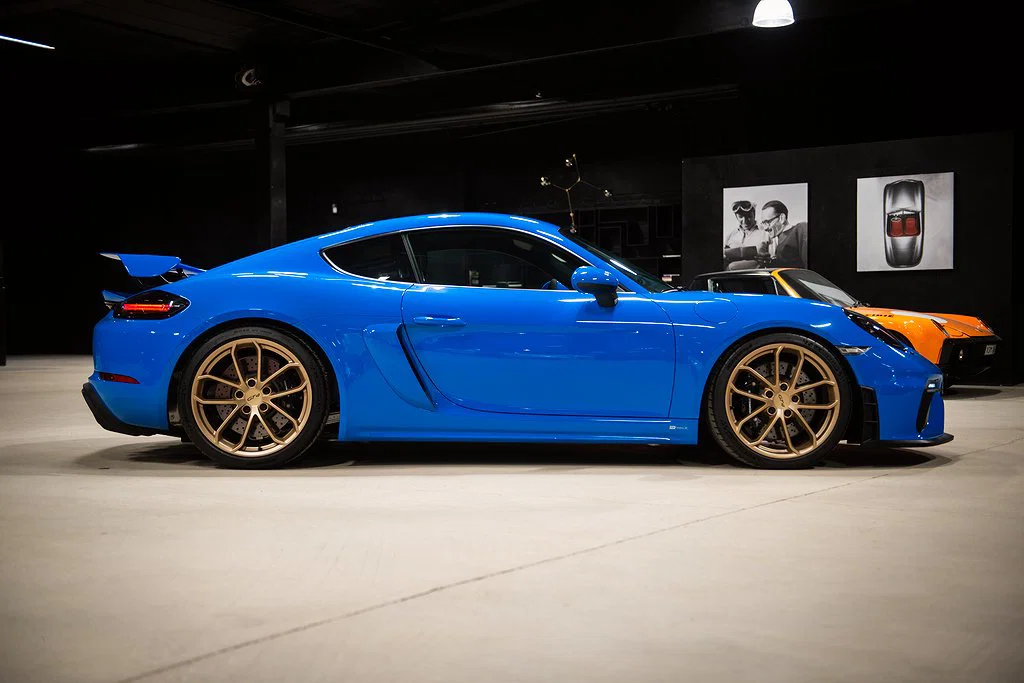 2021 Porsche 718 Cayman GT4 in Voodoo Blue