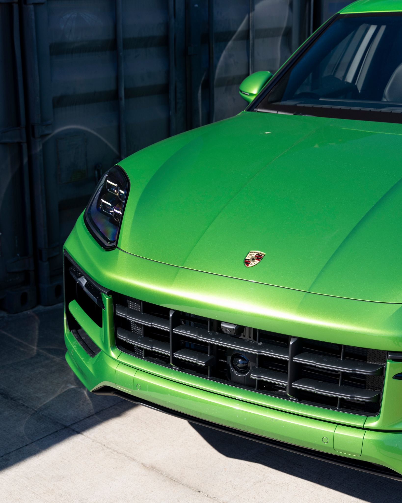 2025 Porsche Cayenne S E-Hybrid in Java Green Metallic
