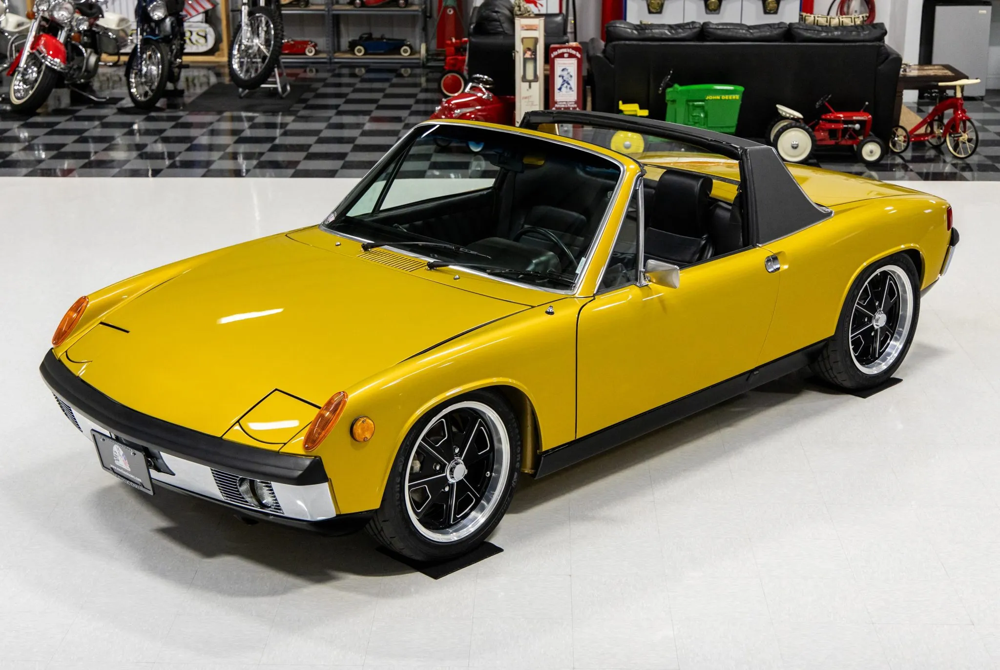 1971 Porsche 914 in Gold Metallic