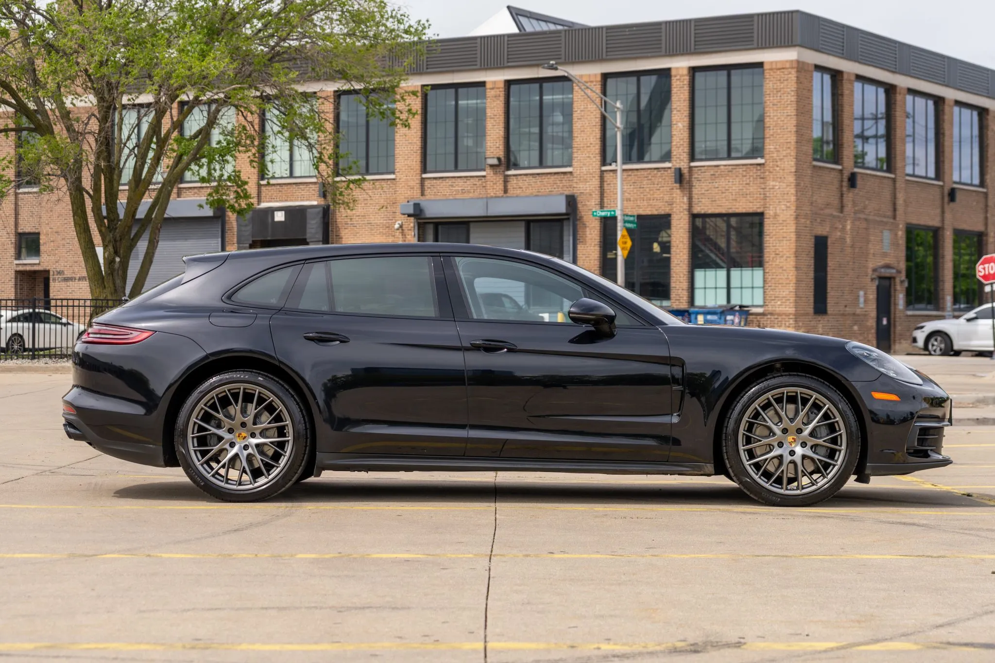 2018 Porsche Panamera 4S Sport Turismo in Jet Black Metallic