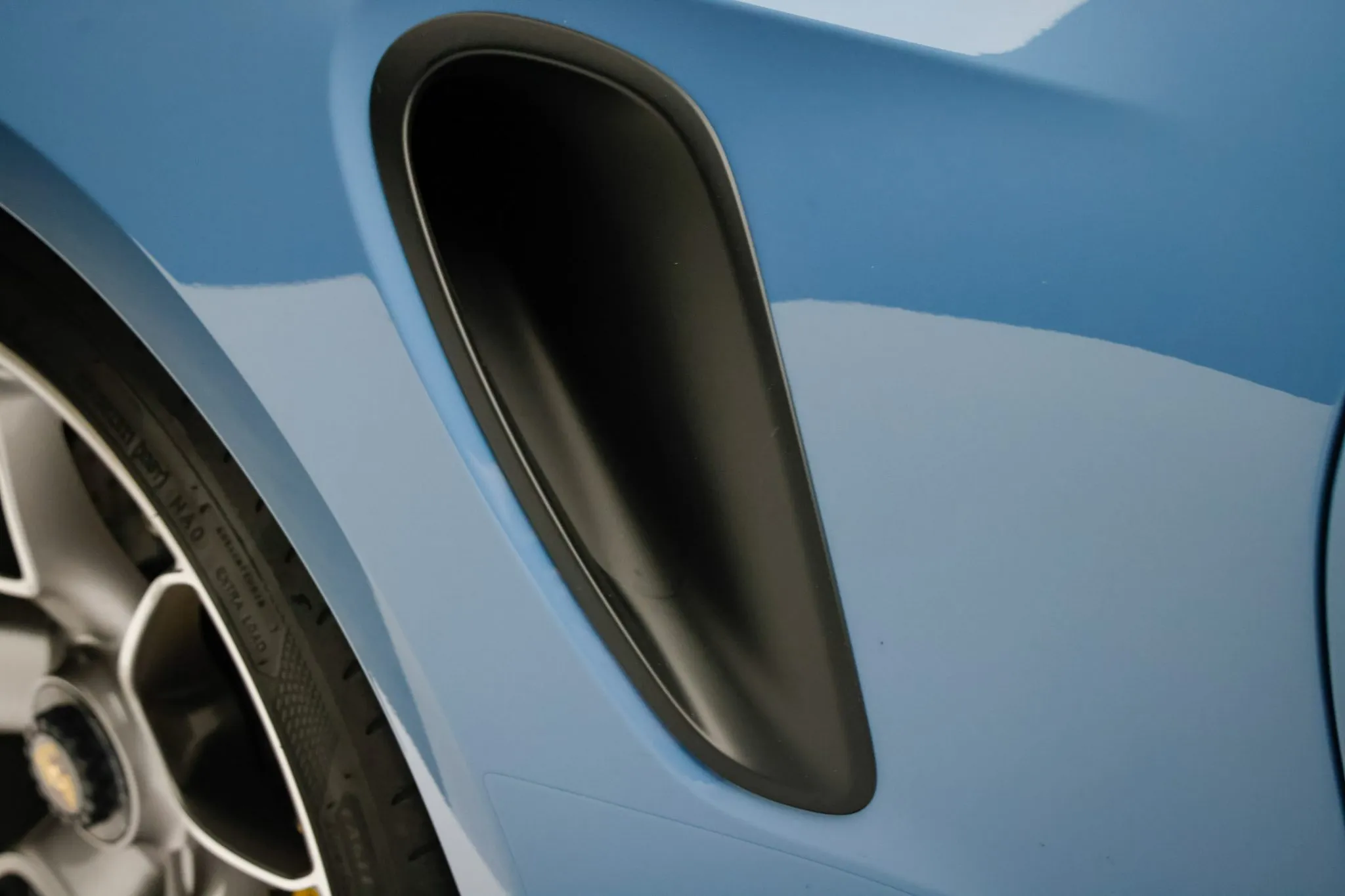 2025 Porsche 911 Turbo S Cabriolet in Nashy Blue