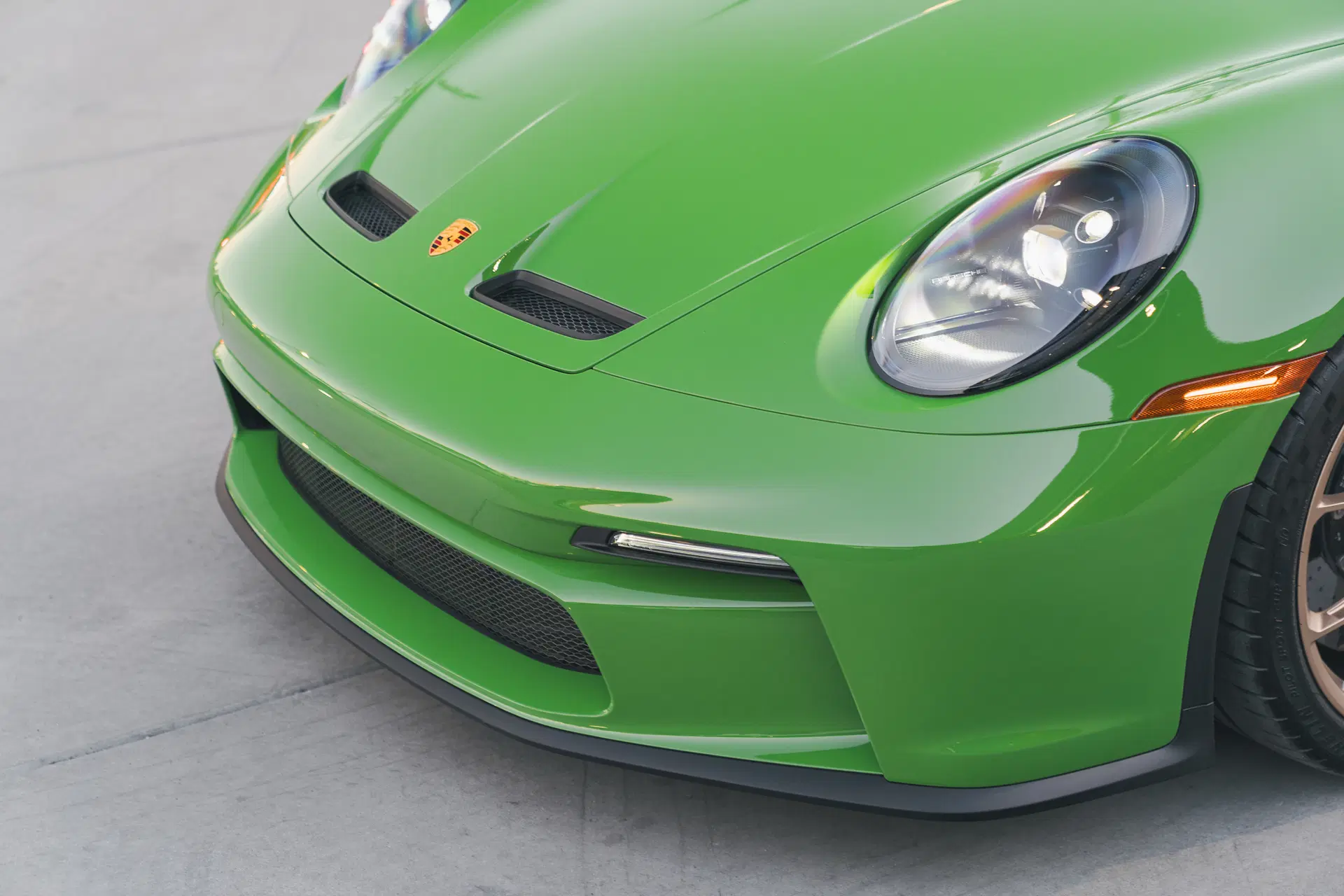 2022 Porsche 911 GT3 Touring in Willow Green