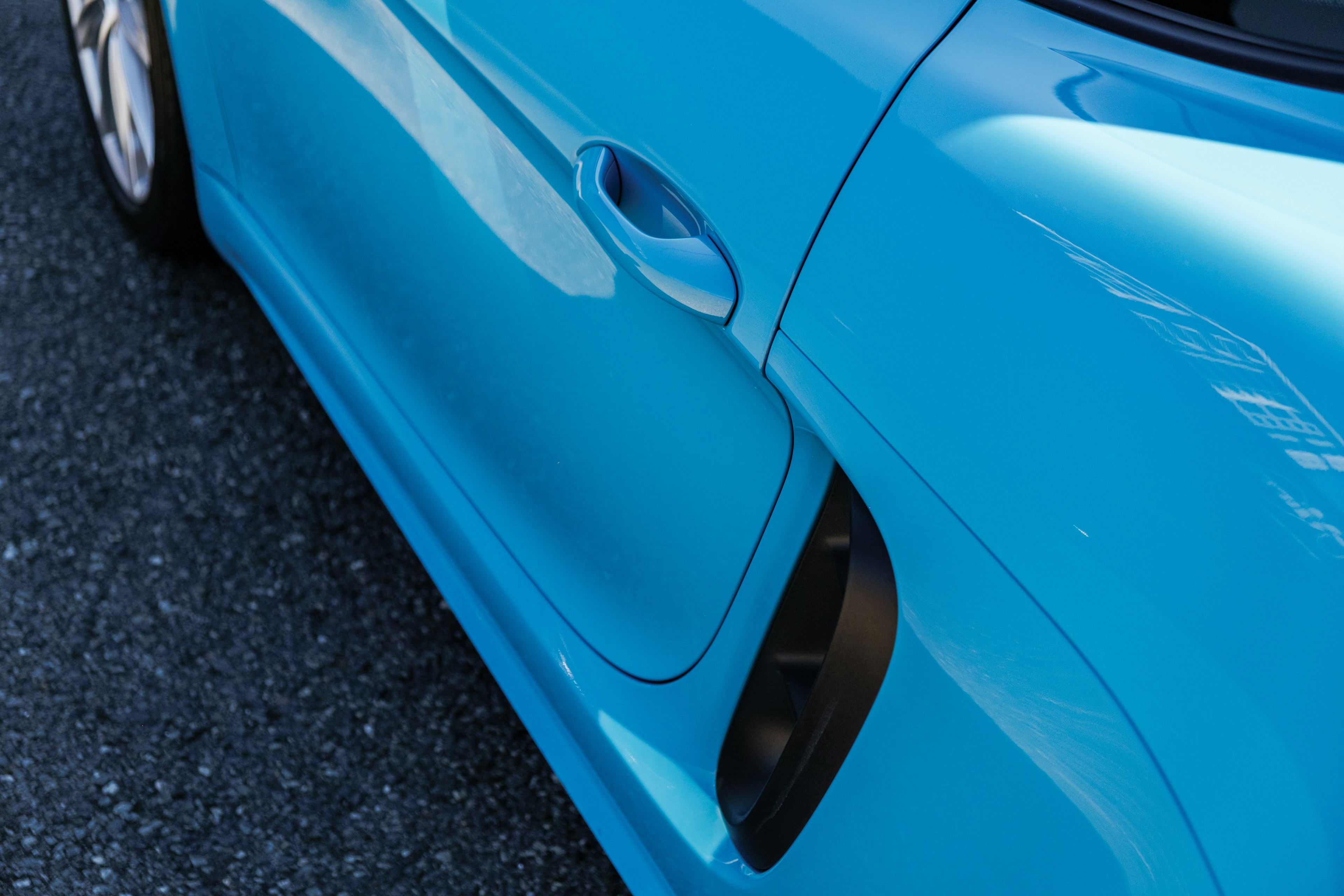 2016 Porsche 718 Cayman in Miami Blue