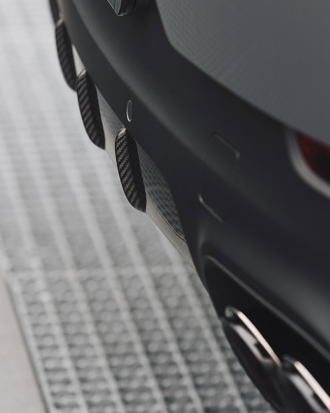 2025 Porsche Cayenne E-Hybrid Coupé in Nimbus Grey Metallic