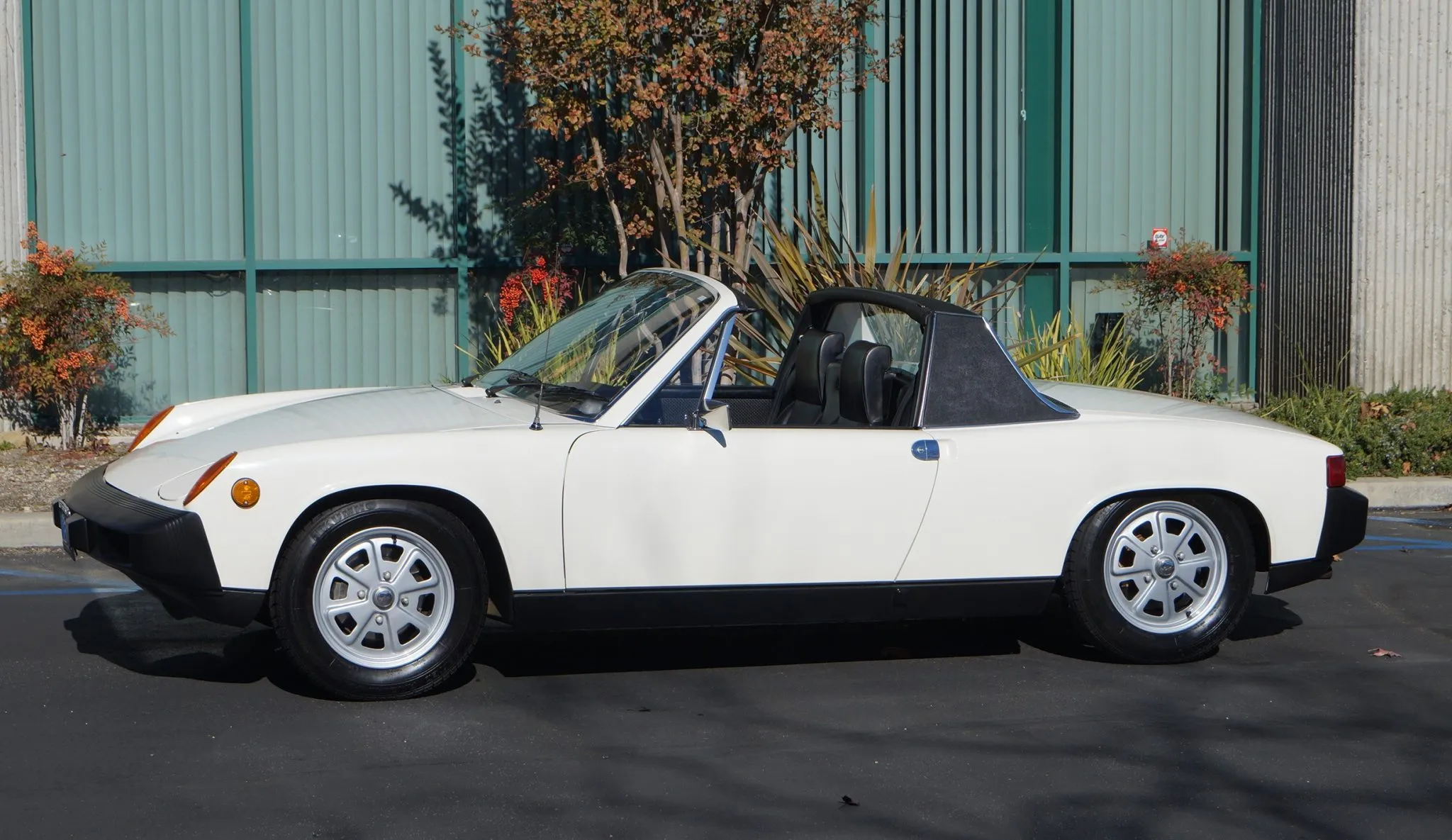 1976 Porsche 914 2.0L in Ivory White