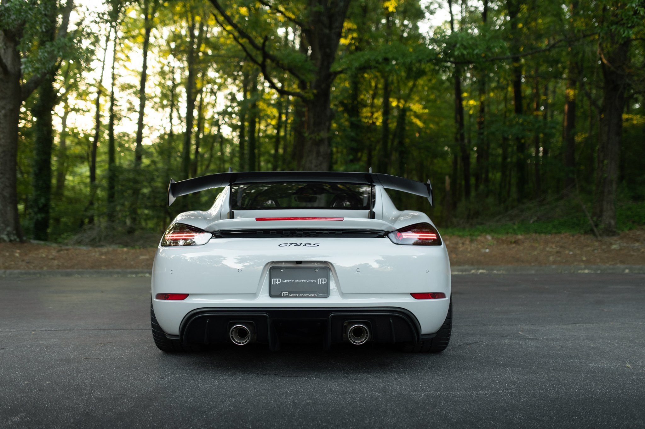2023 Porsche Cayman GT4 RS in Grigio Campovolo