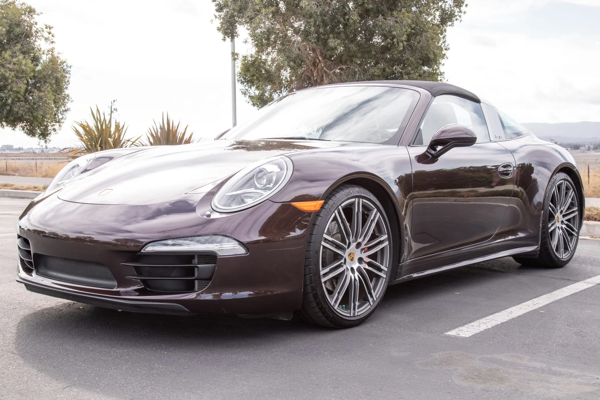 2015 Porsche 911 Targa 4S in Mahogany Metallic