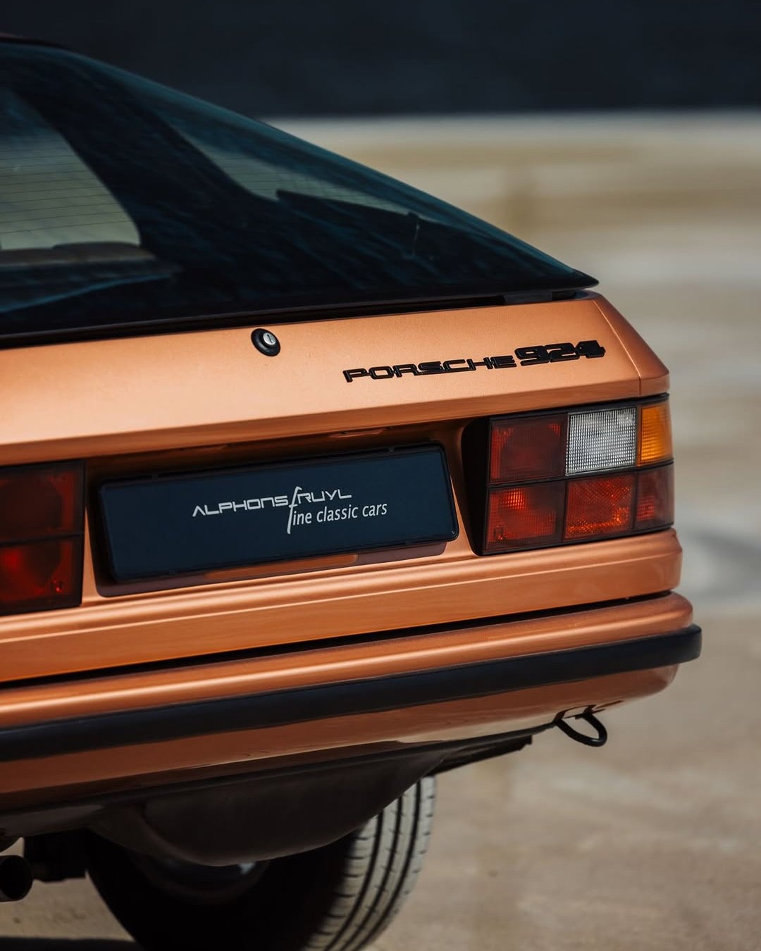 1976 Porsche 924 in Copper Metallic