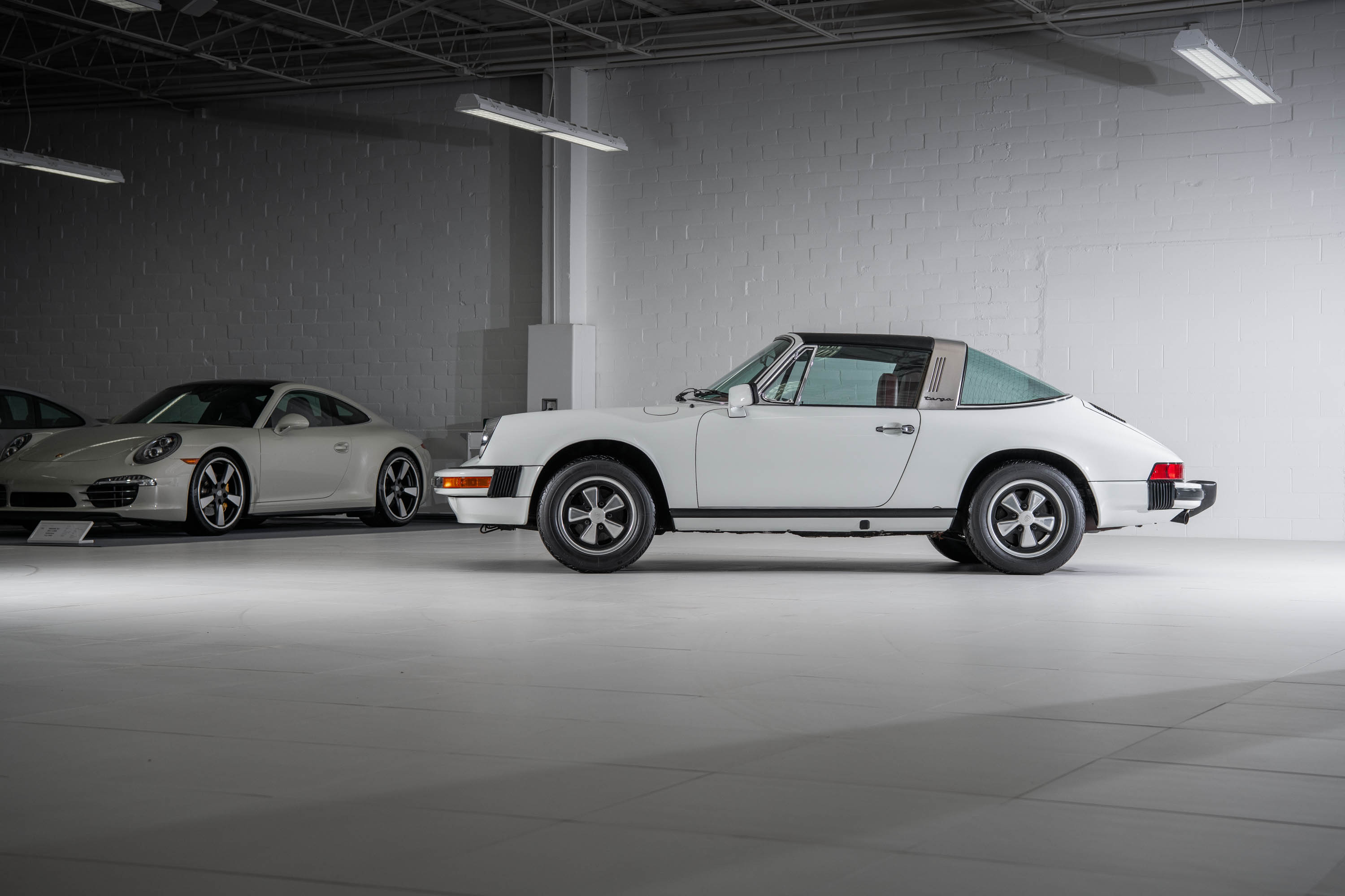 1976 Porsche 911 S Targa in Grand Prix White