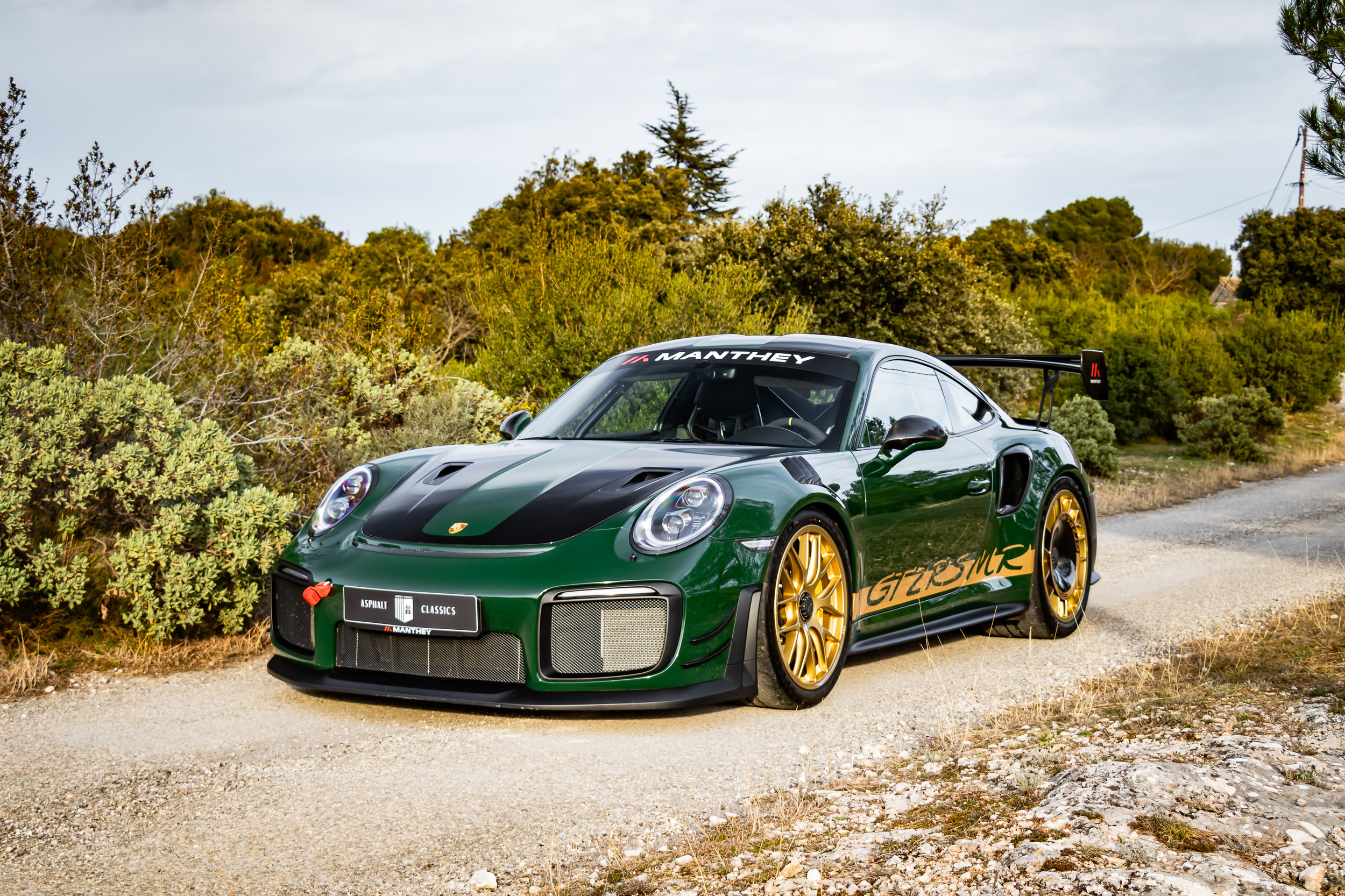 2018 Porsche 911 GT2 RS in British Racing Green