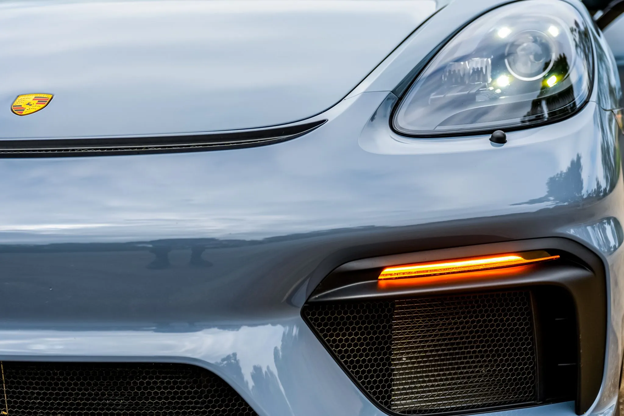 2023 Porsche 718 Spyder in Arctic Grey