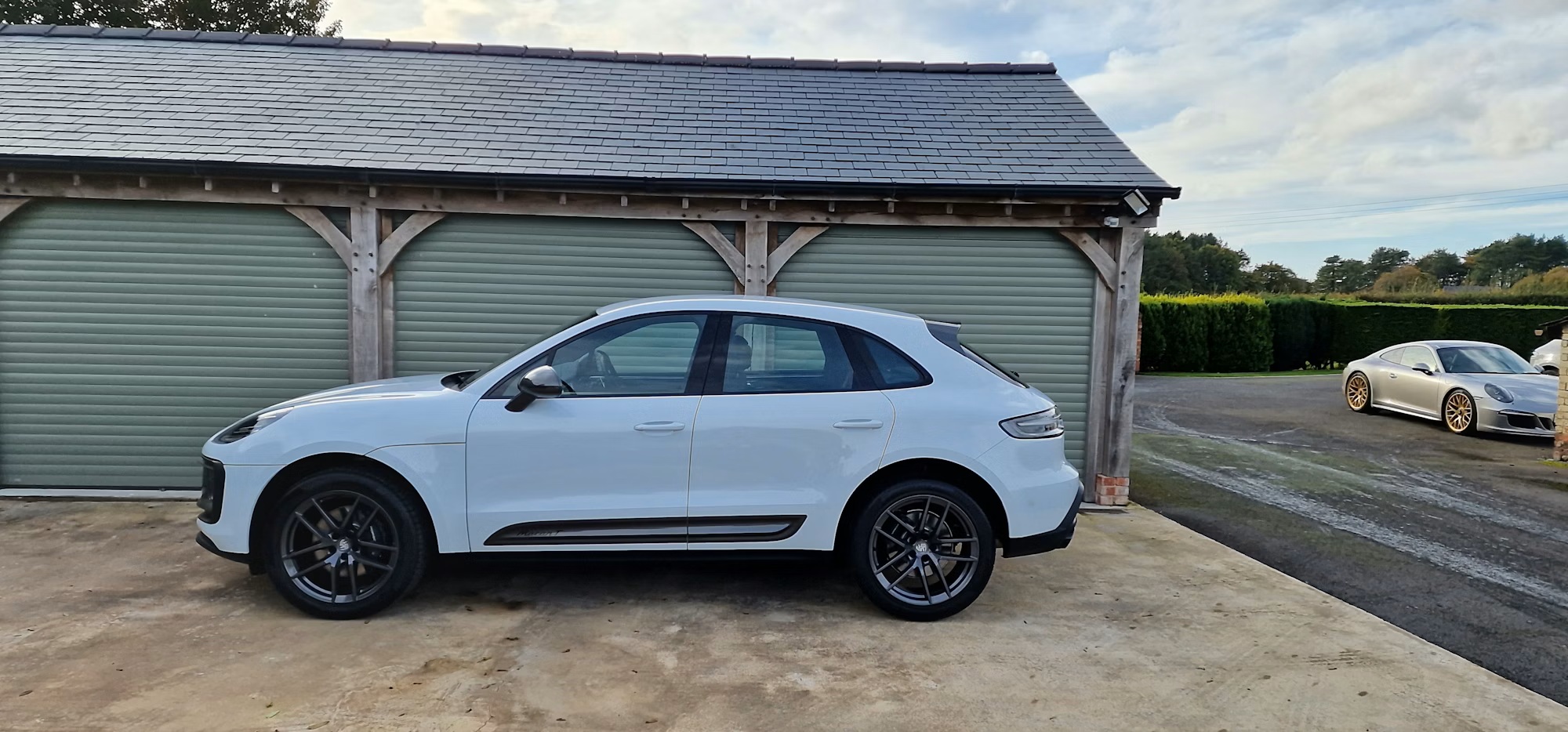 2022 Porsche Macan T in Carrara White Metallic