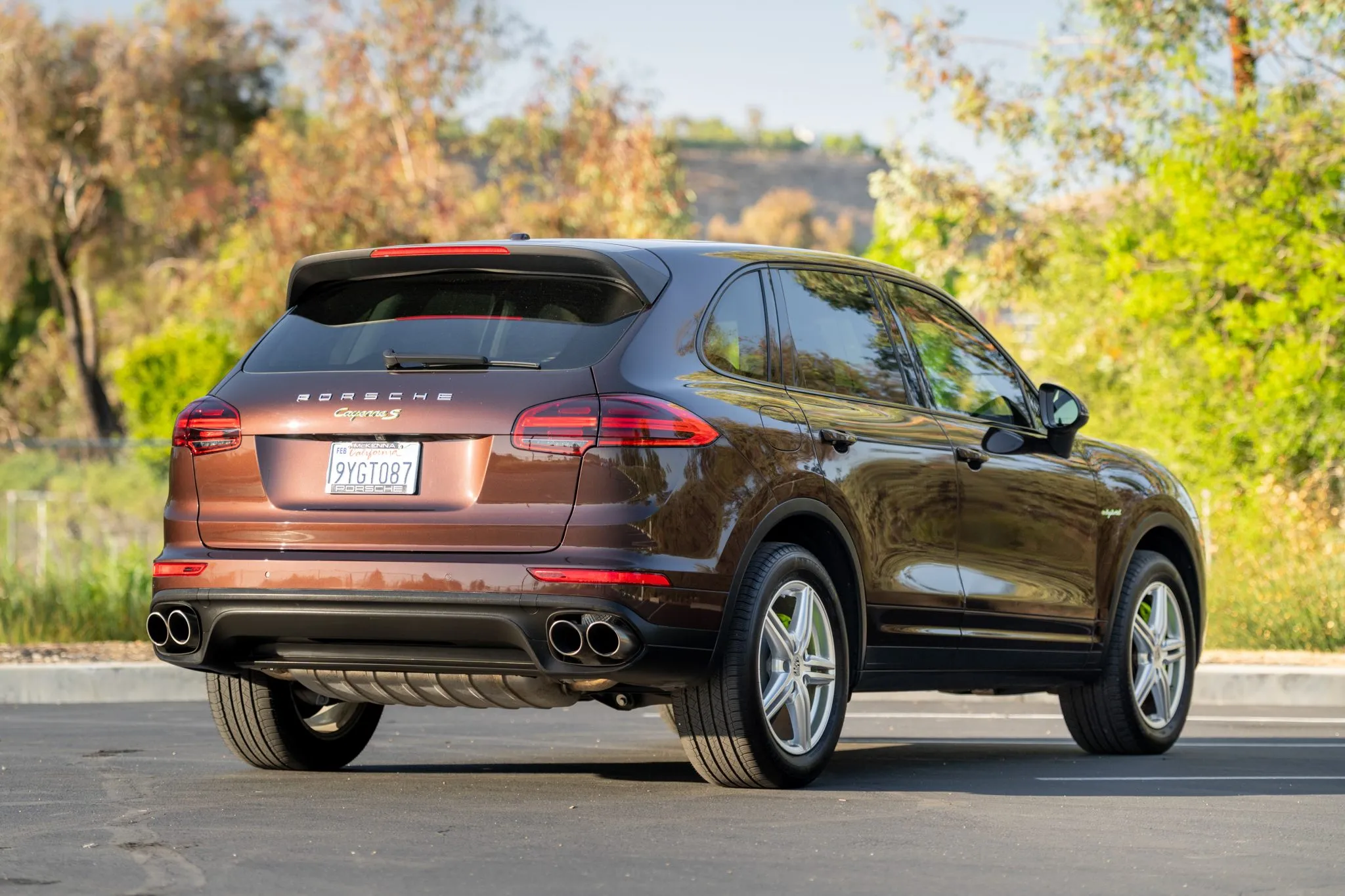 2016 Porsche Cayenne S E-Hybrid in Mahogany Metallic