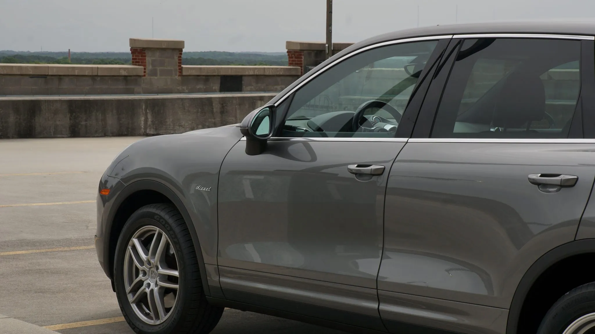 2016 Porsche Cayenne Diesel in Meteor Grey Metallic
