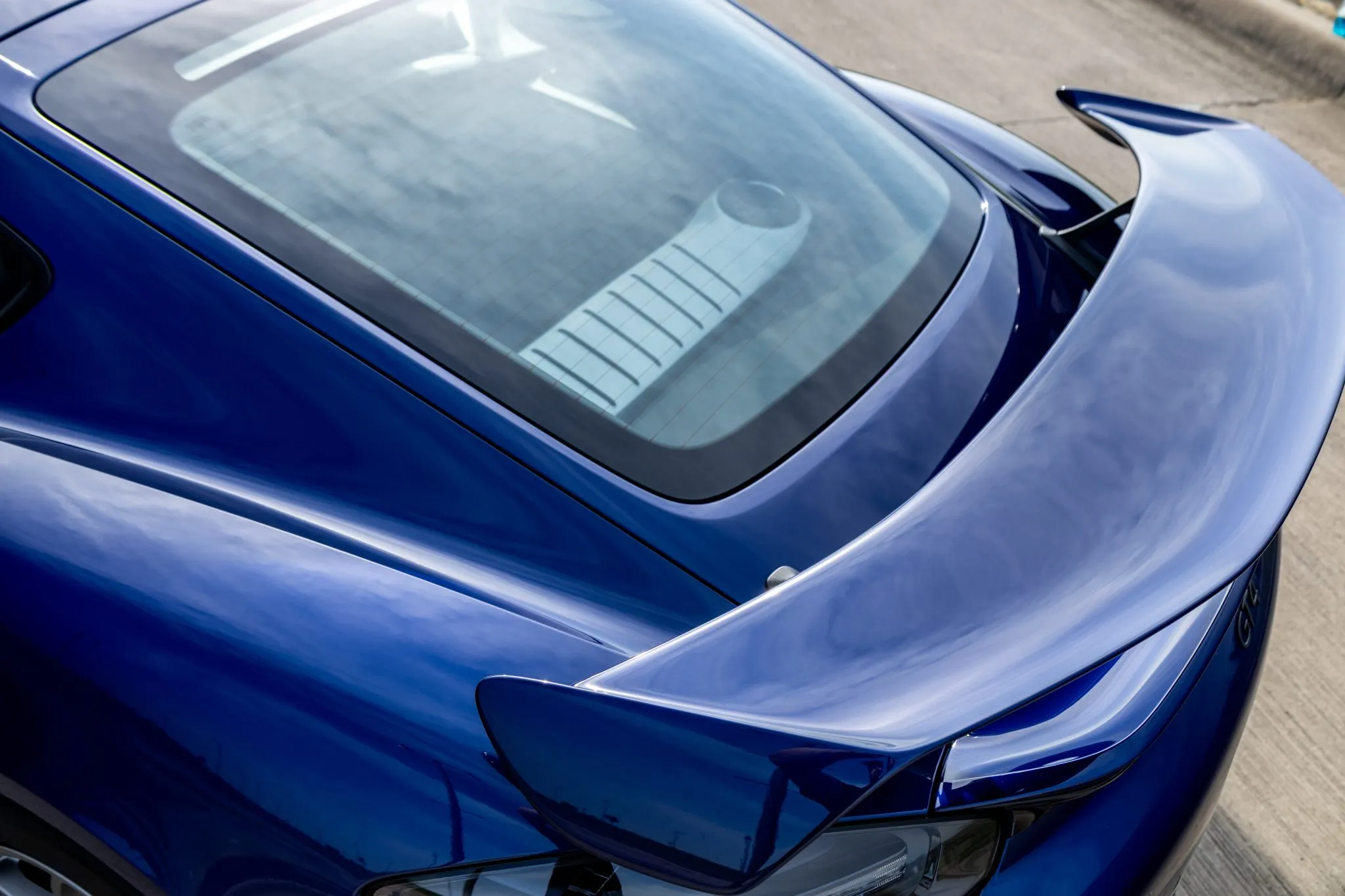 2021 Porsche 718 Cayman GT4 in Gentian Blue Metallic
