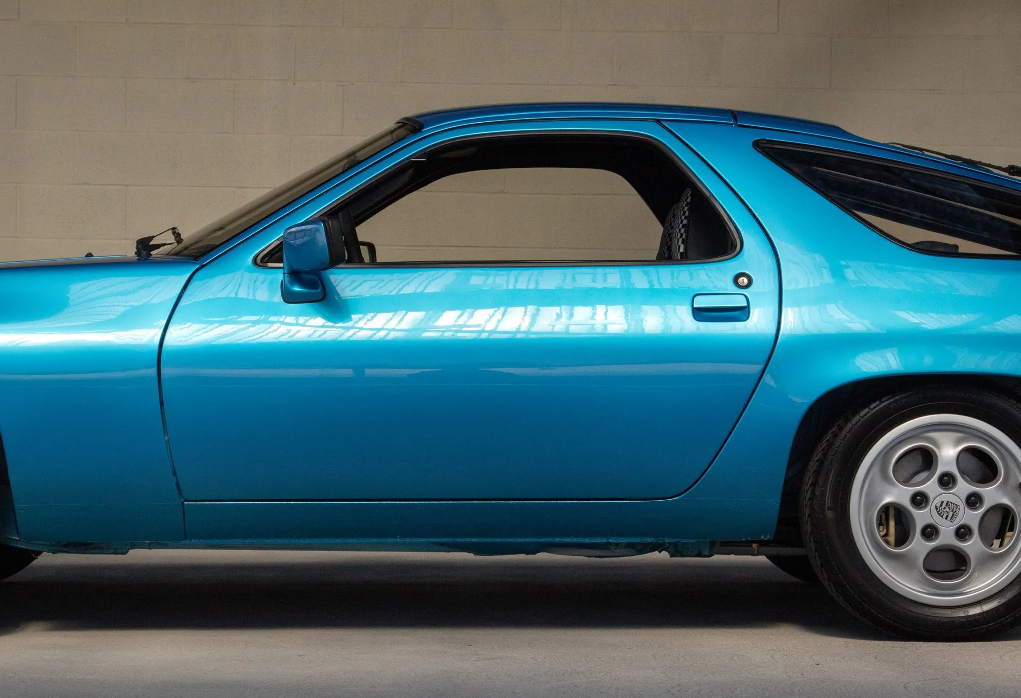 1979 Porsche 928 in Minerva Blue Metallic