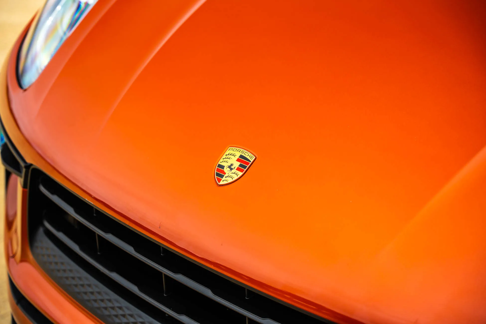 2022 Porsche Macan in Papaya Metallic