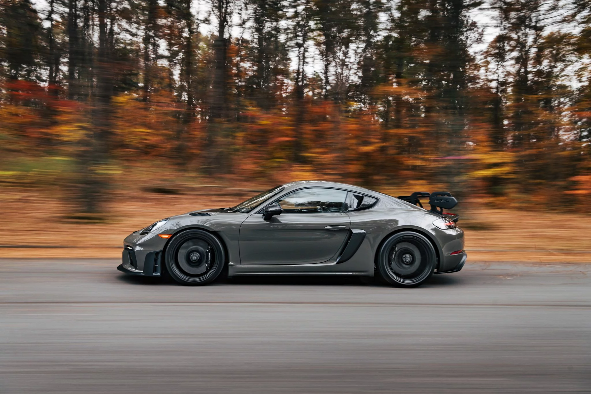 Porsche 718 Cayman GT4 RS in Alex Grey