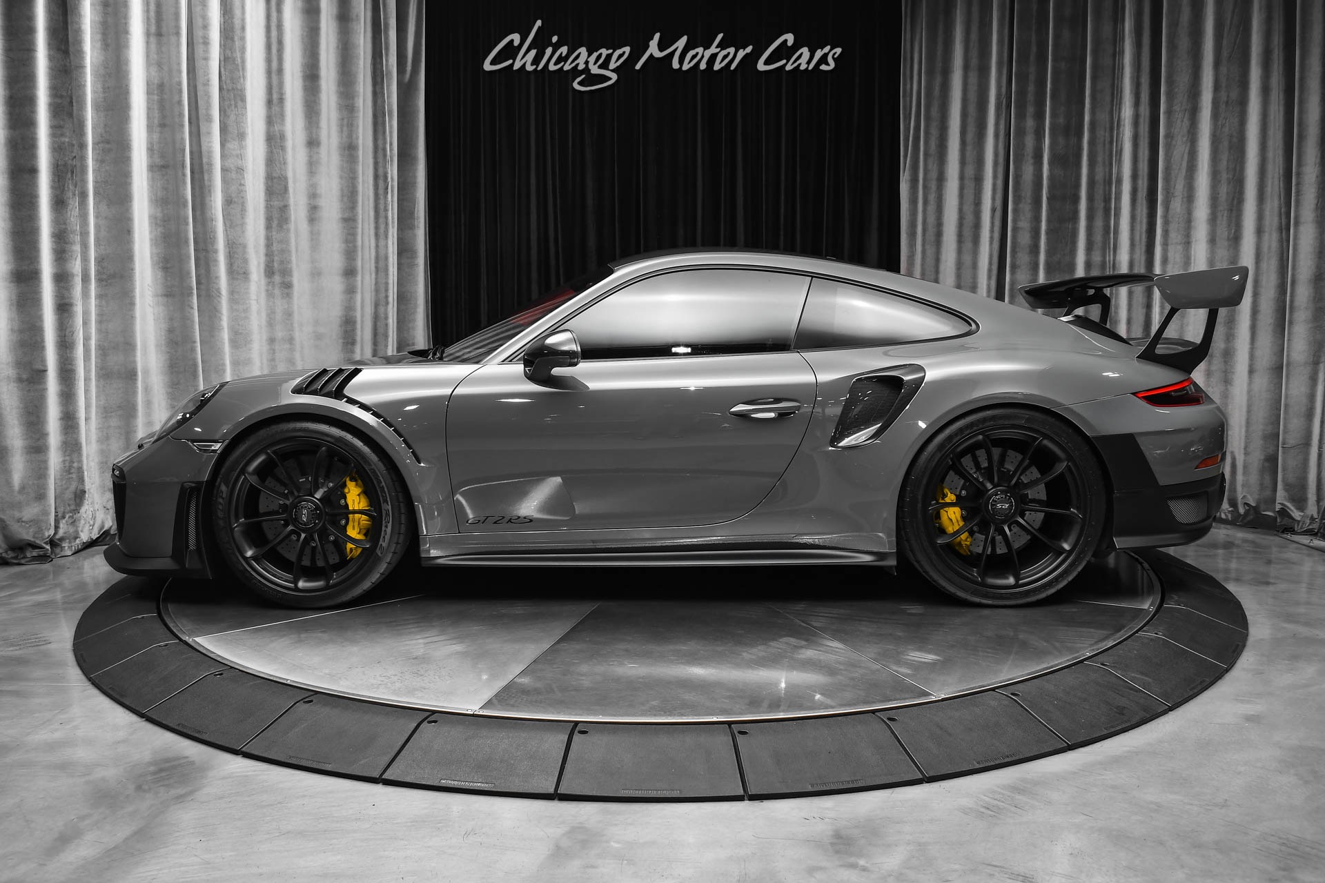 2019 Porsche 911 GT2RS Weissach in Grigio Telesto