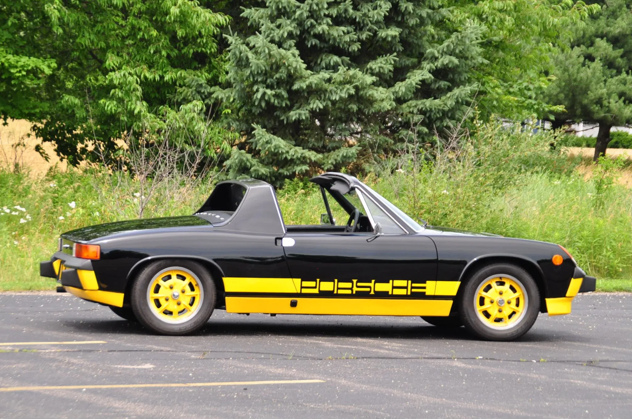 1974 Porsche 914 2.0 in LE Bumble Bee