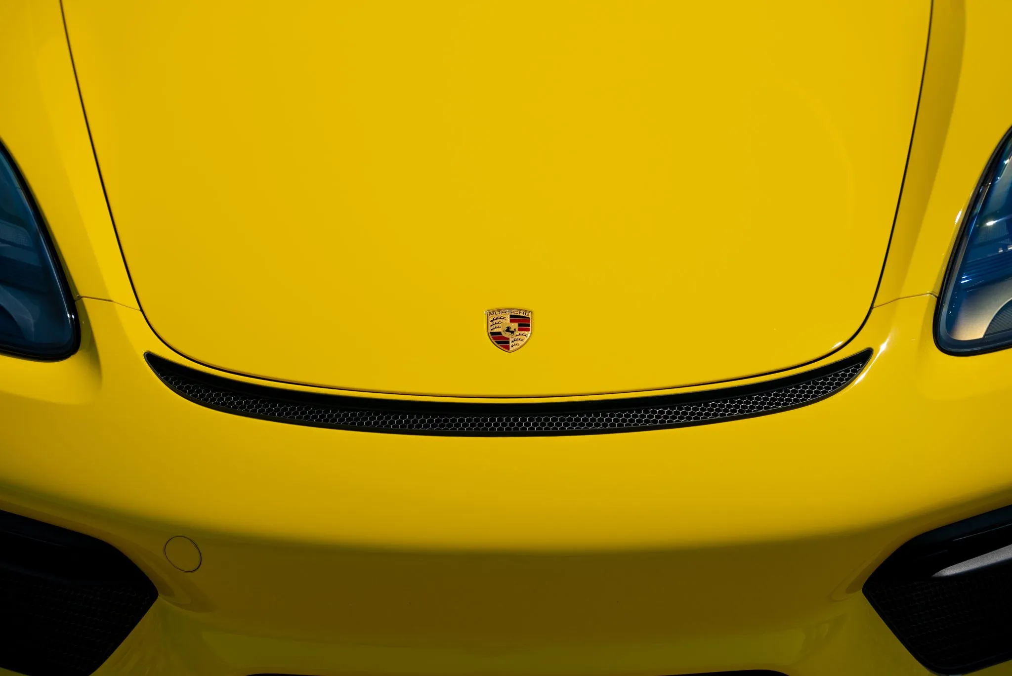 2021 Porsche 718 Spyder in Racing Yellow