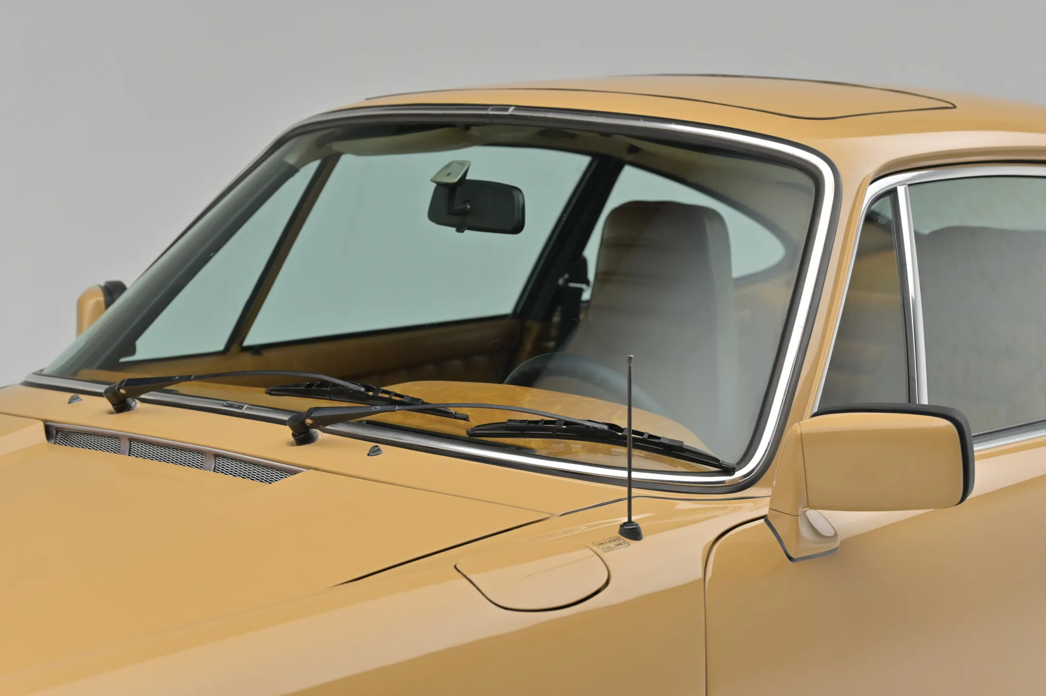 1978 Porsche 911SC in Cashmere Beige