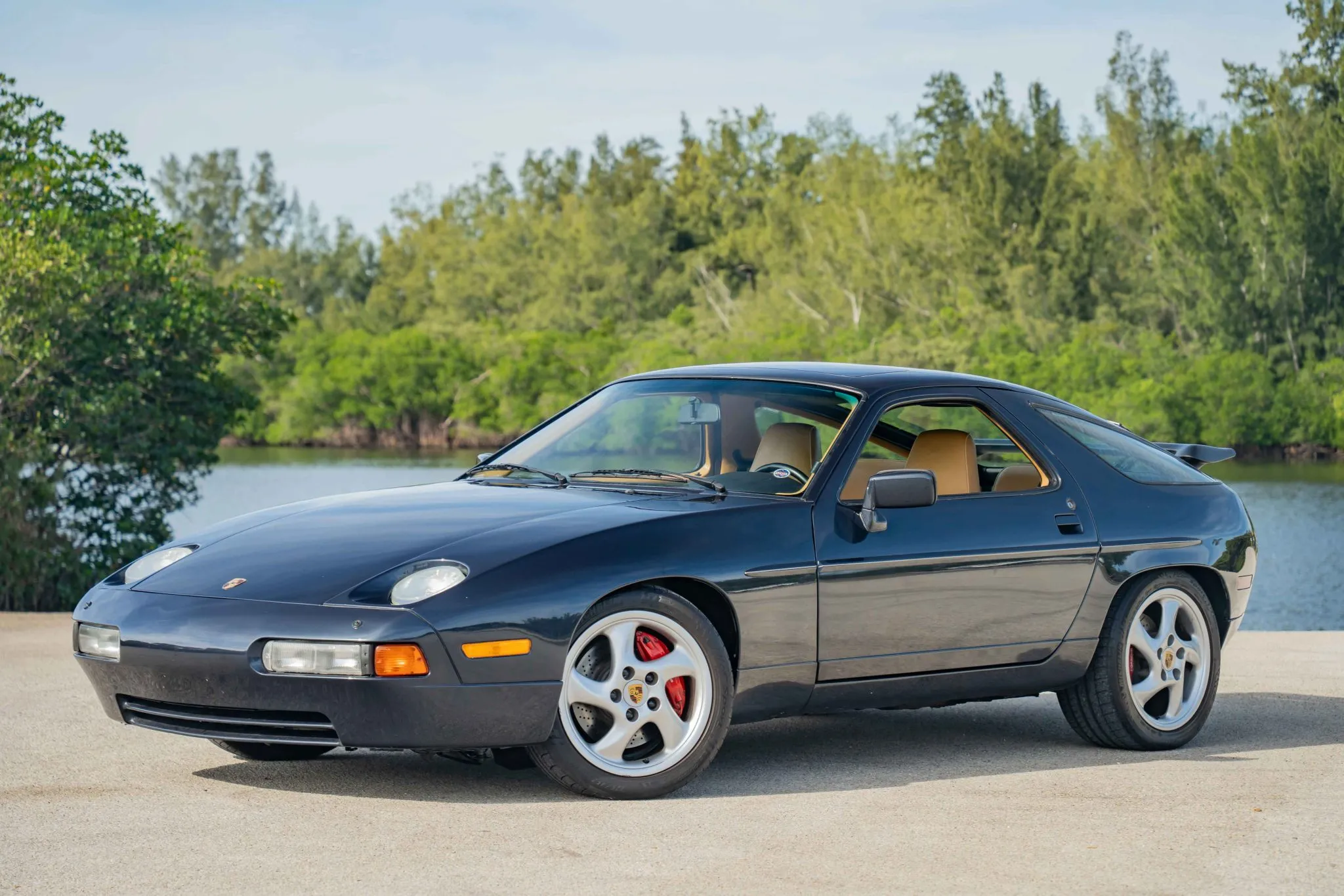 1987 Porsche 928 S4 in Marine Blue Metallic