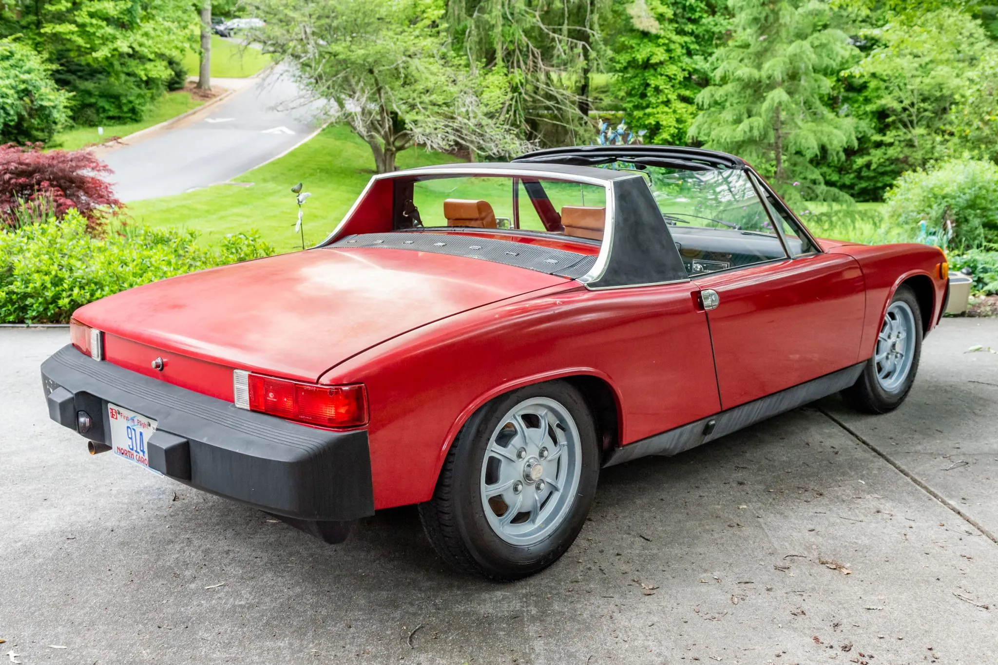 1976 Porsche 914 2.0L in Malaga Red