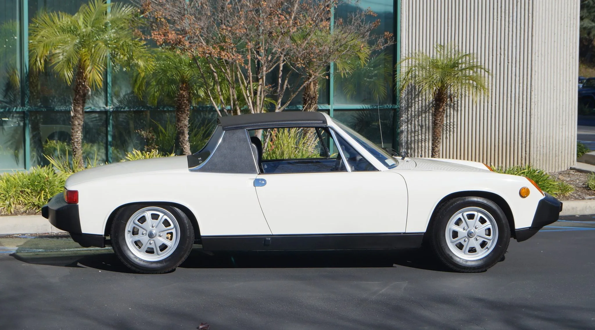  1976 Porsche 914 2.0L in Ivory White