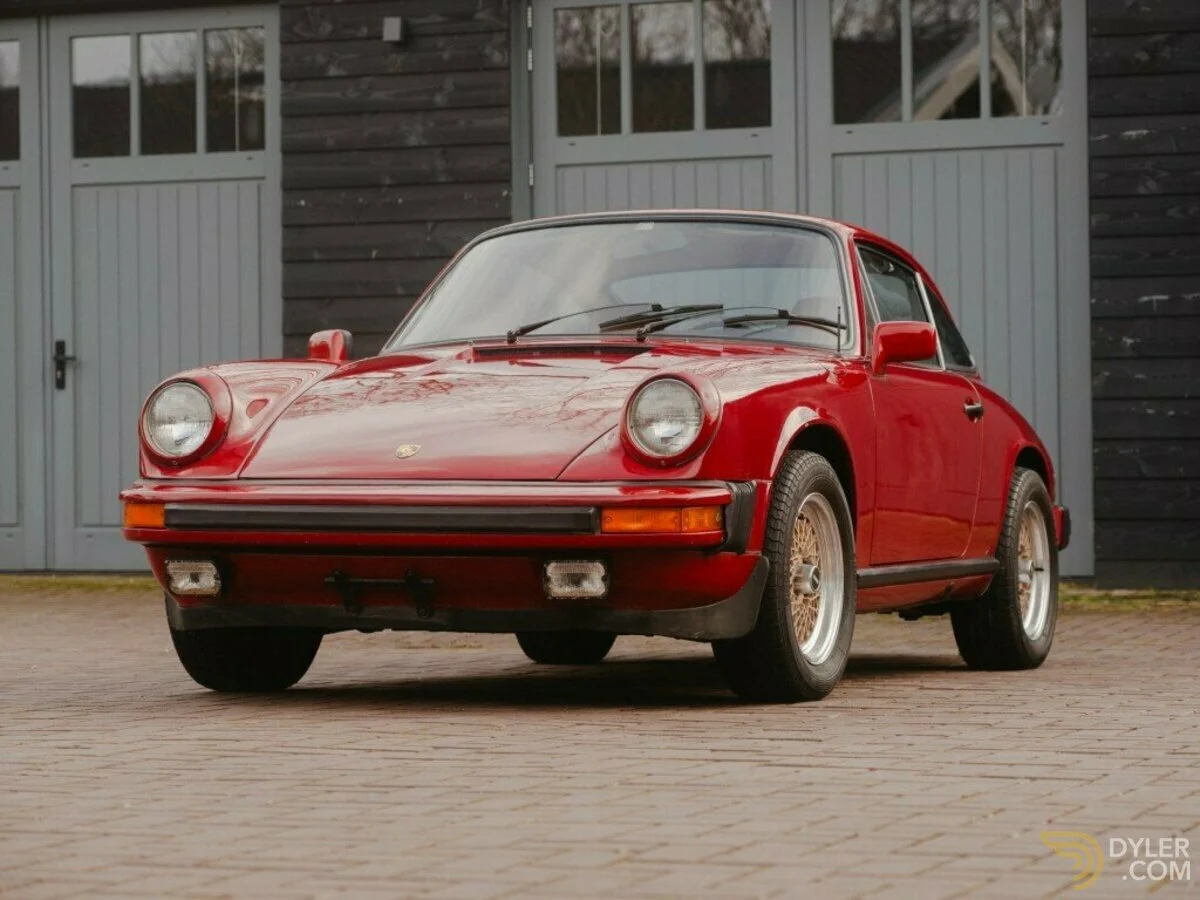 1975 Porsche 911 S in Malaga Red