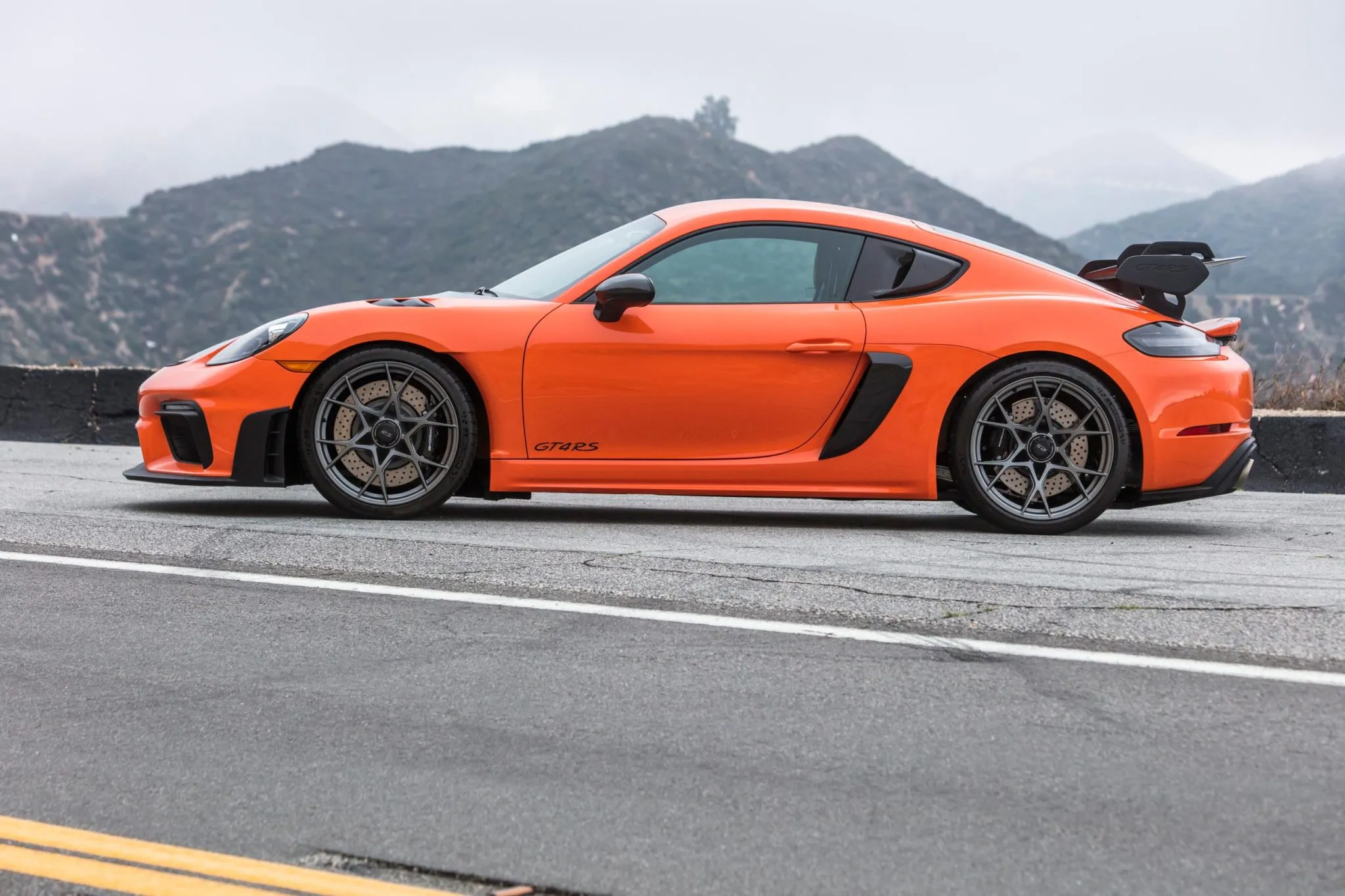 2023 Porsche 718 Cayman GT4 RS Weissach in Gulf Orange