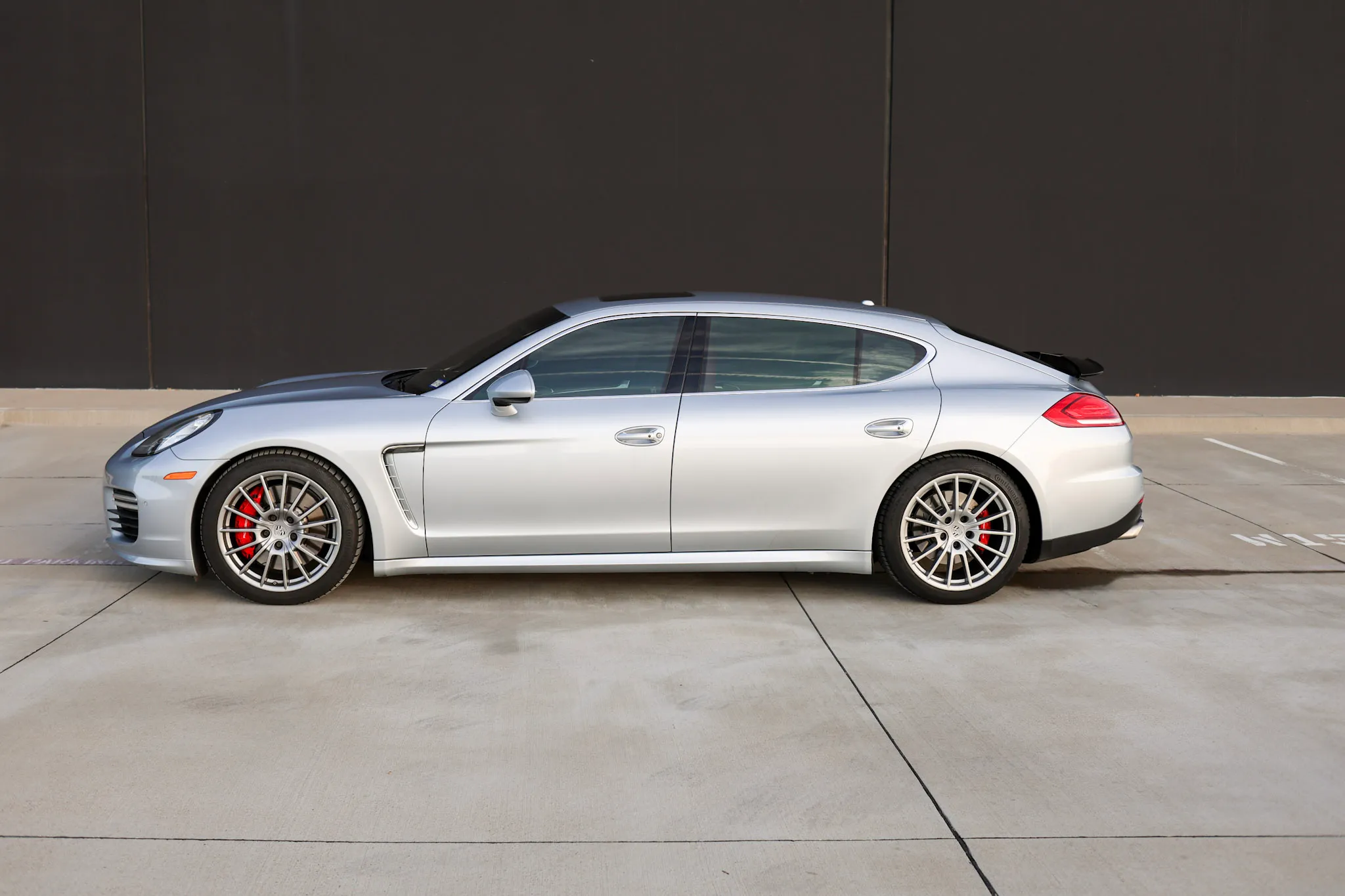 2014 Porsche Panamera Turbo Executive in Rhodium Silver Metallic