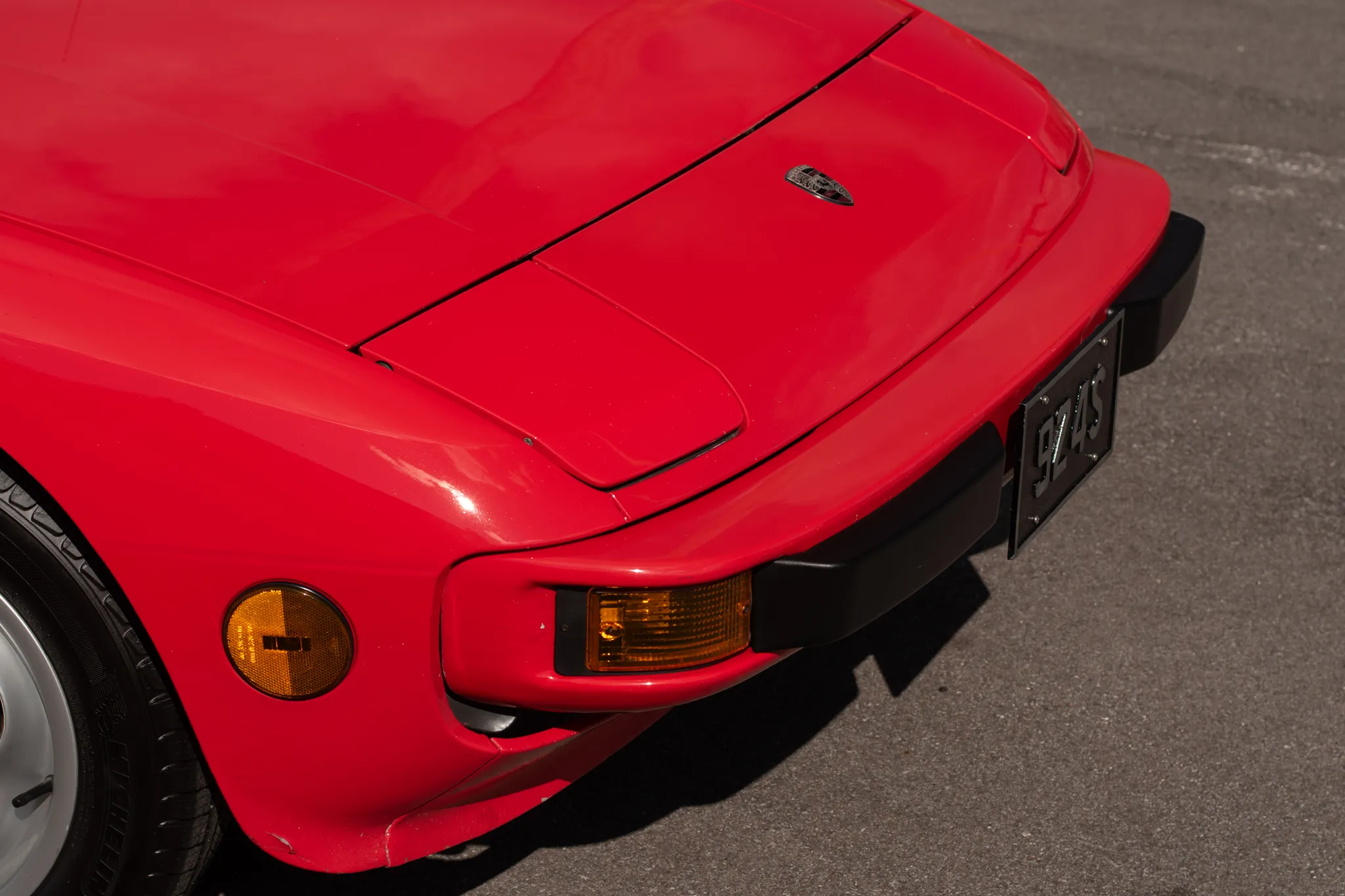 1987 Porsche 924S in Guards Red