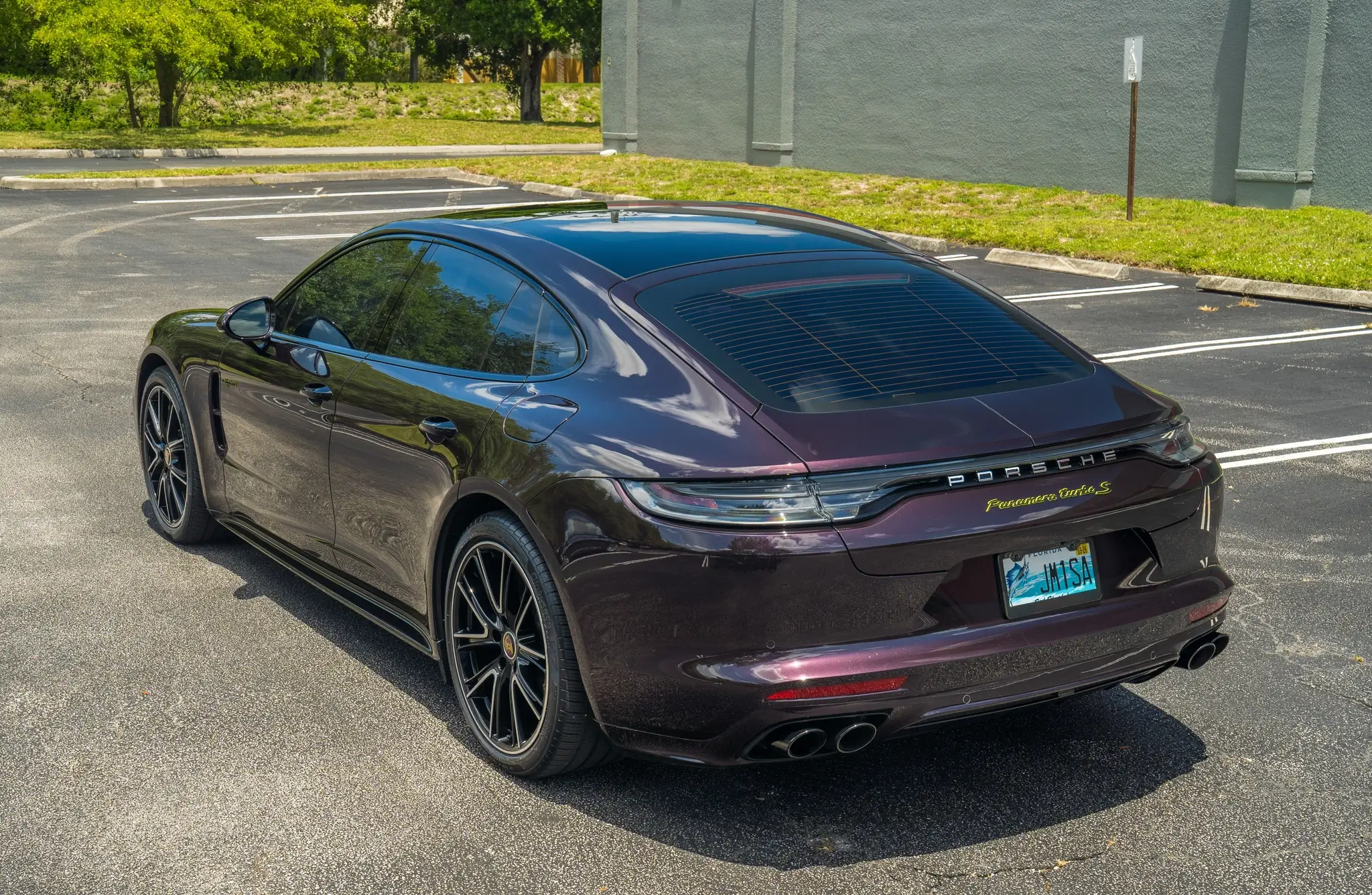 2021 Porsche Panamera Turbo S E-Hybrid in Amethyst Metallic