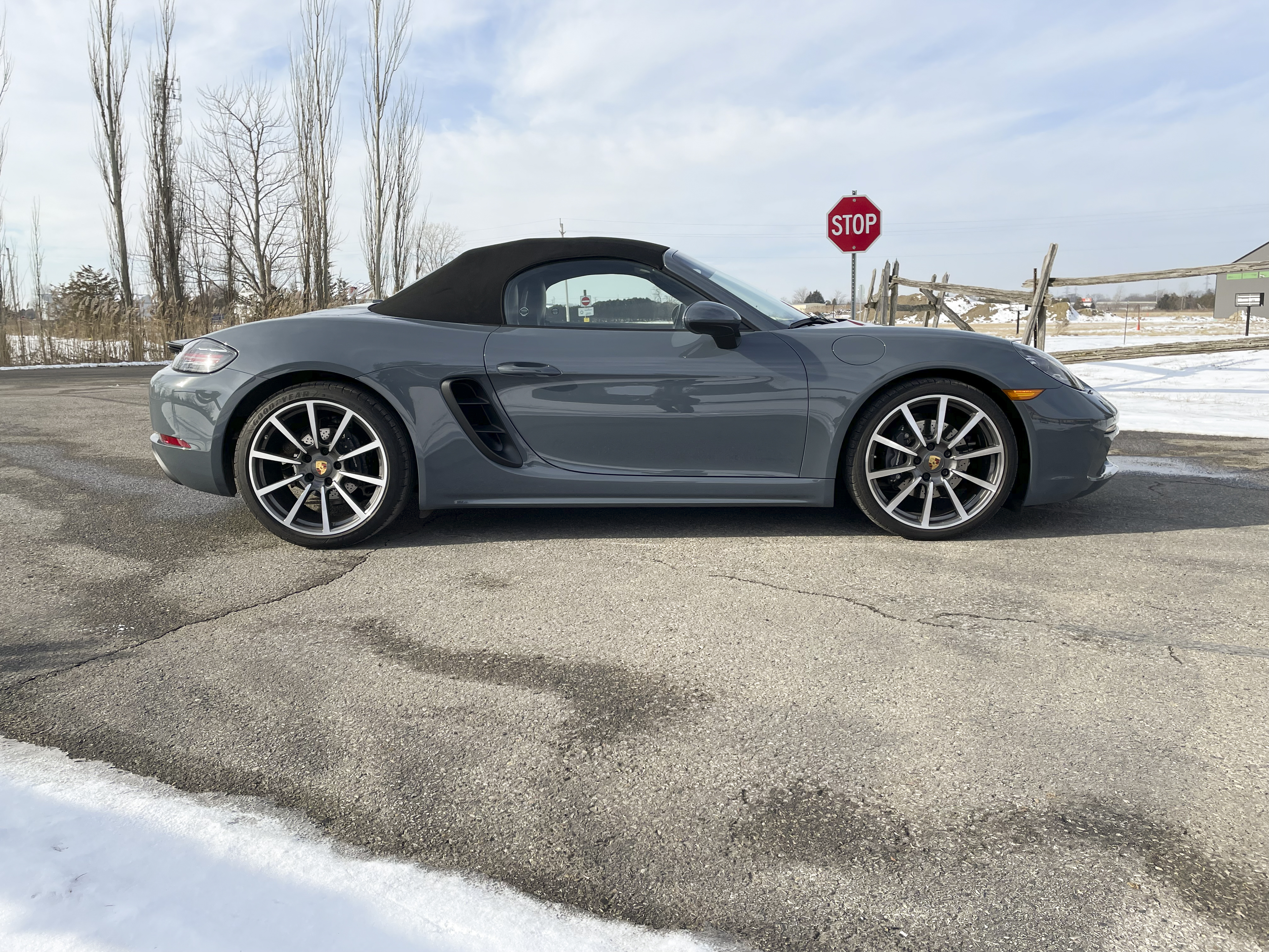 2018 Porsche 718 Boxster in Graphite Blue Metallic