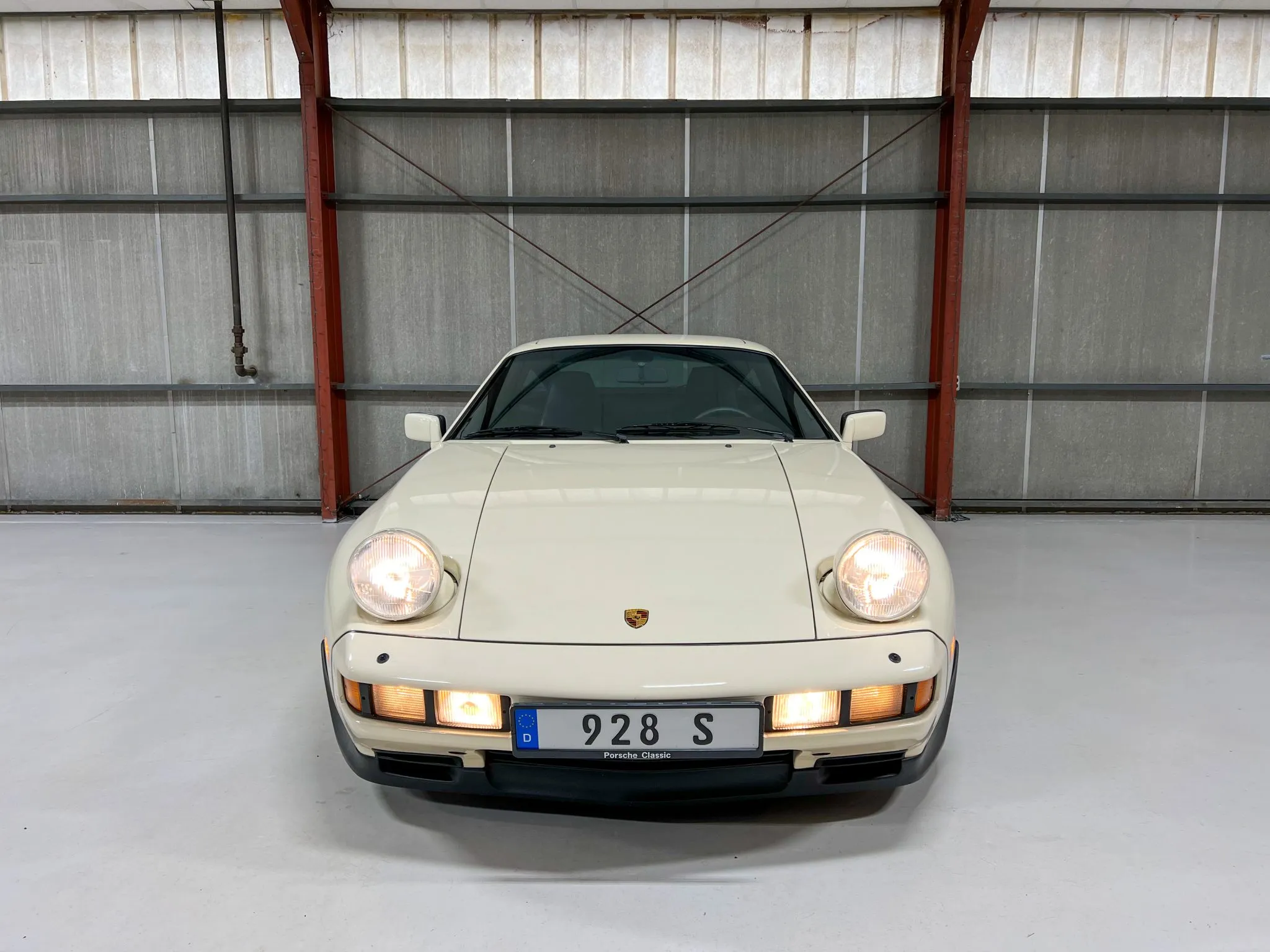 1986.5 Porsche 928S in Pastel Beige