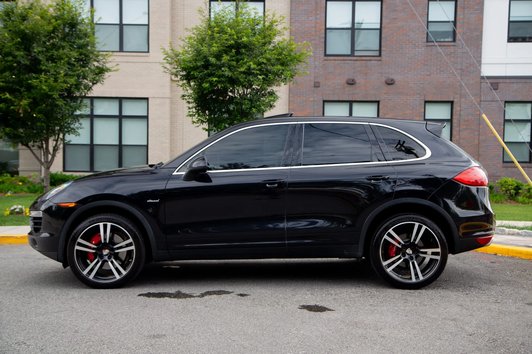 2014 Porsche Cayenne Diesel in Jet Black Metallic