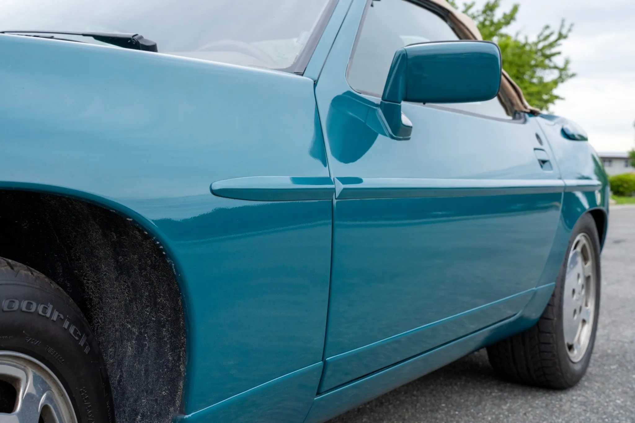 1989 Porsche 928 S4 Cabriolet in Murano Green