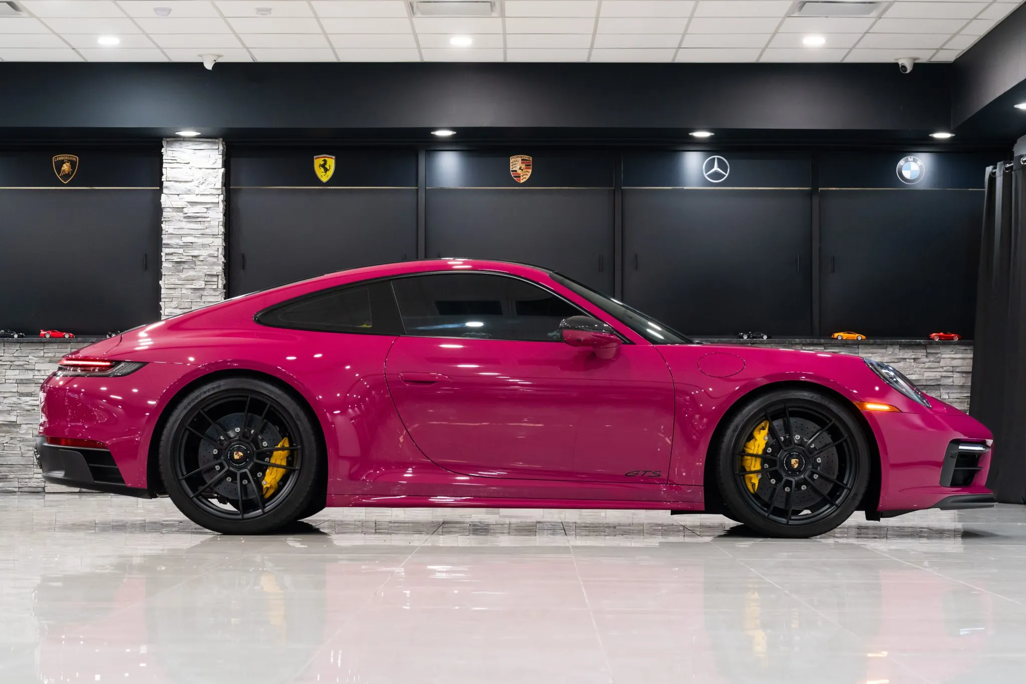 2022 Porsche 911 Carrera GTS Coupe Lightweight in Ruby Star