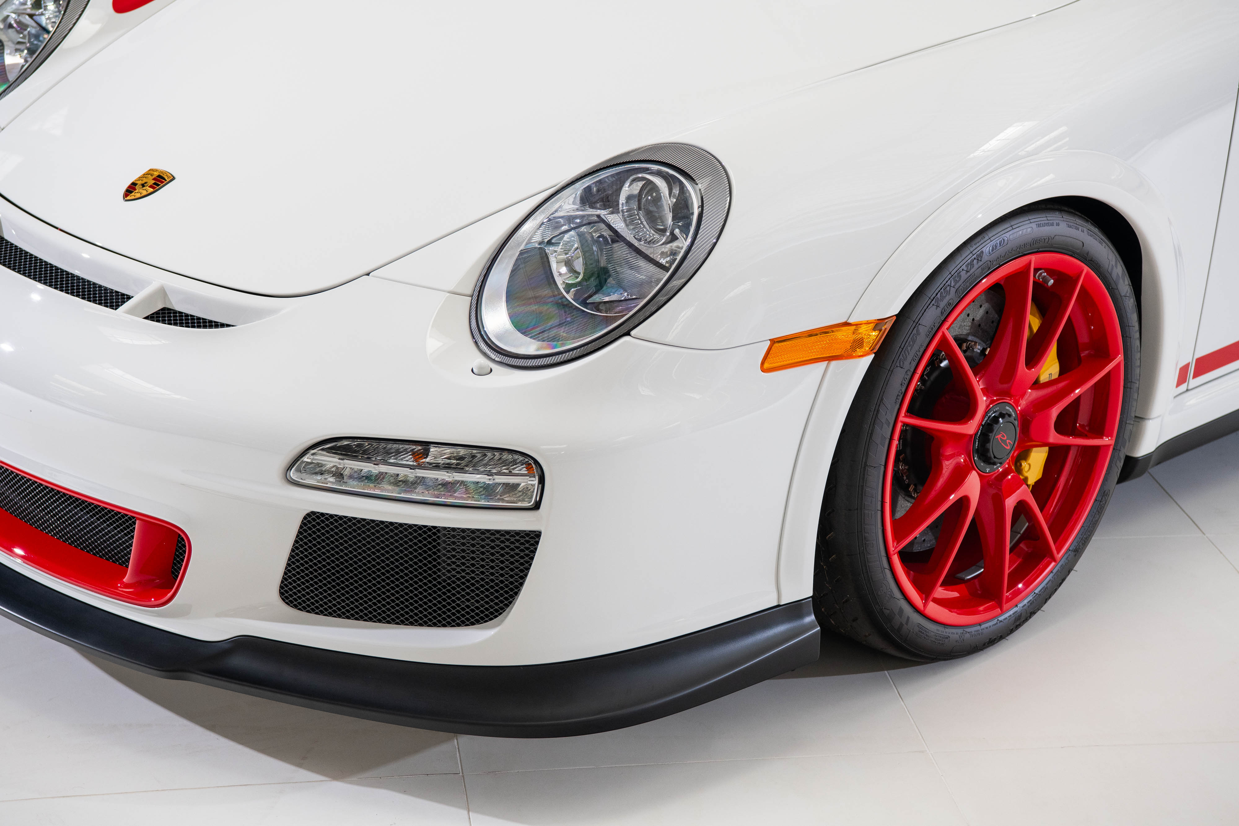 2011 Porsche 911 GT3 RS in Carrara White