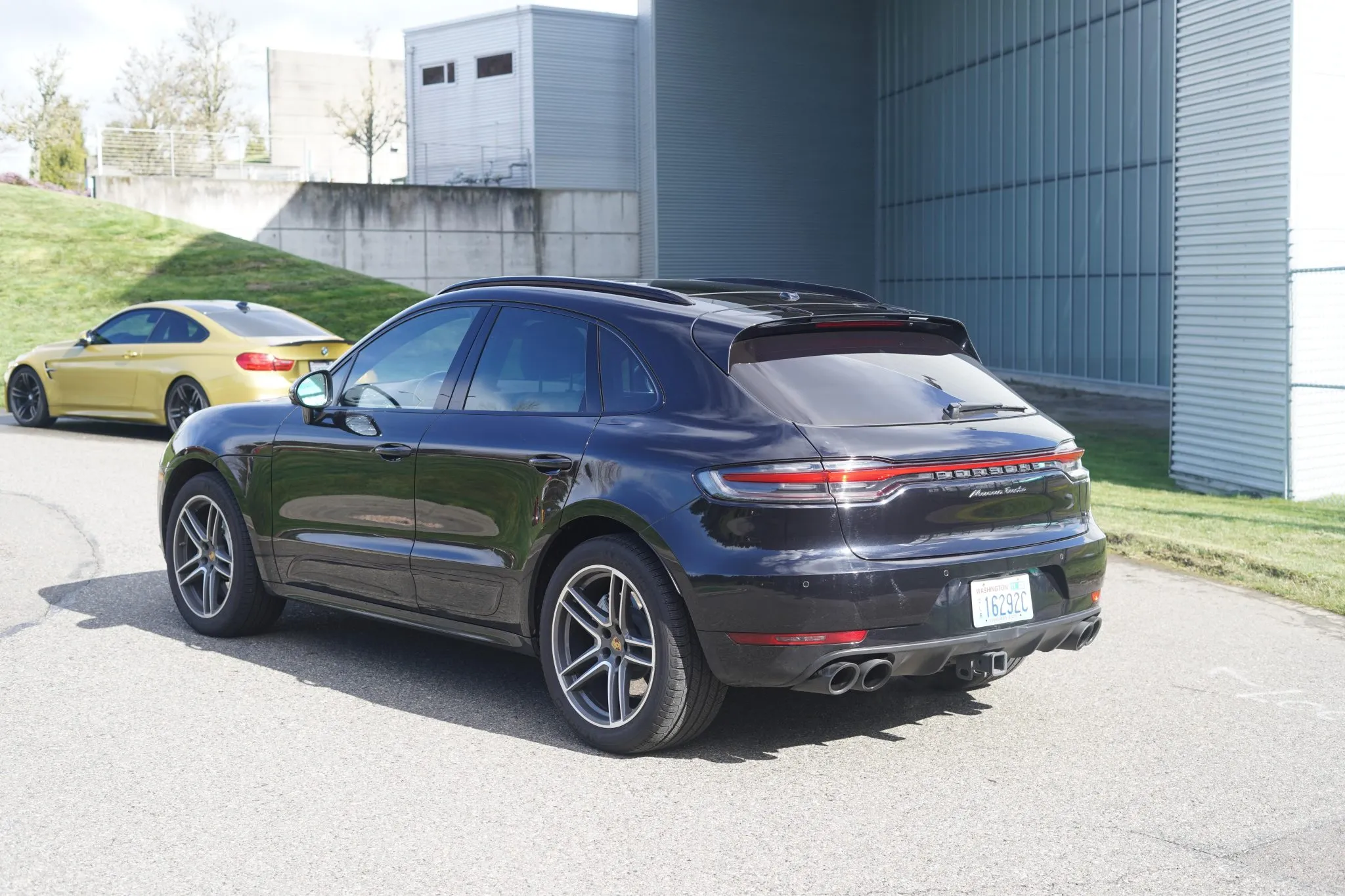 2020 Porsche Macan Turbo in Jet Black Metallic